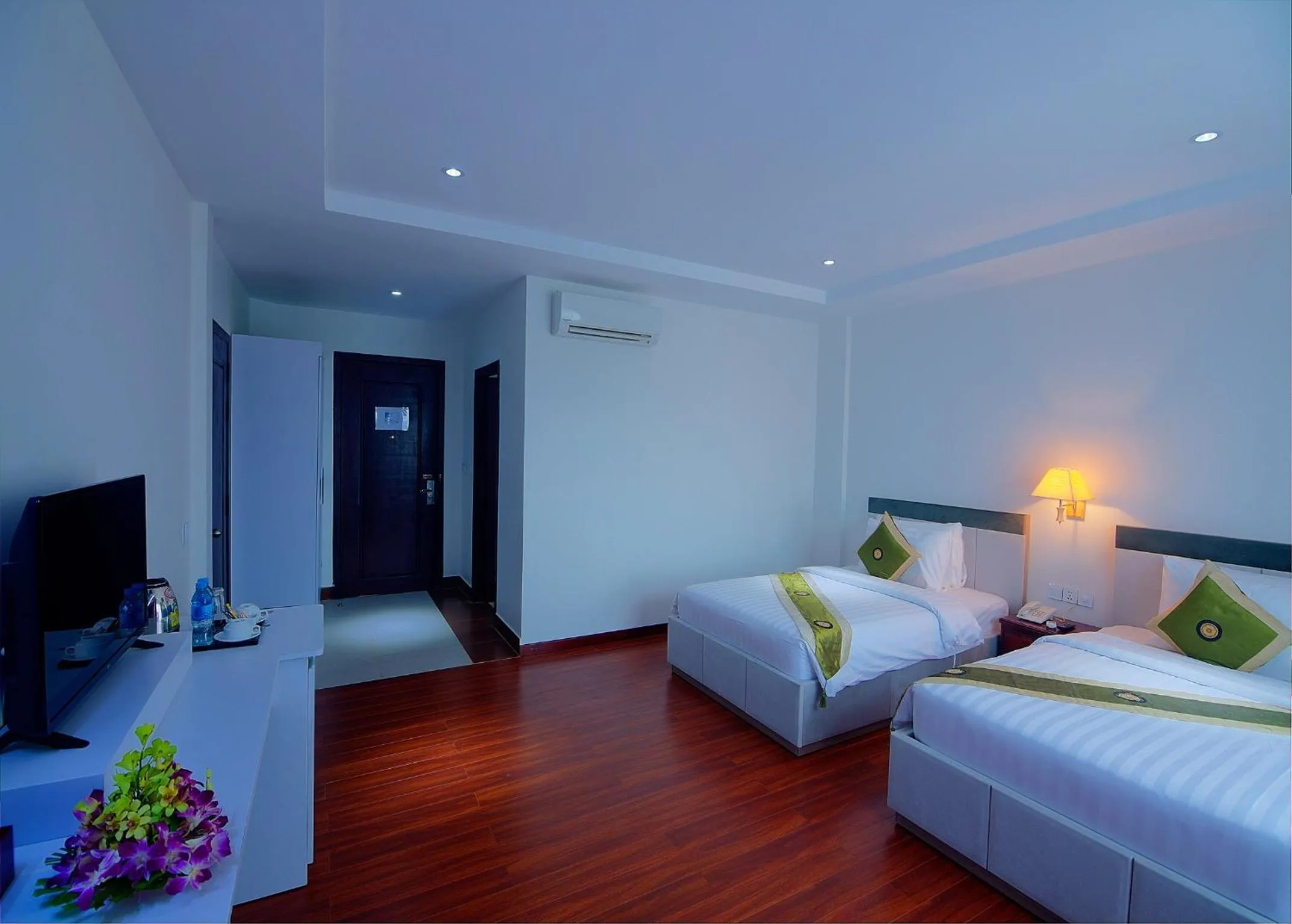 Photo of the whole room, Bed in Starry Angkor Hotel