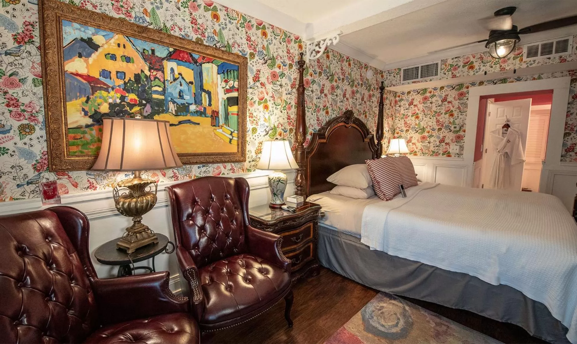 Bed in Casablanca Inn on the Bay