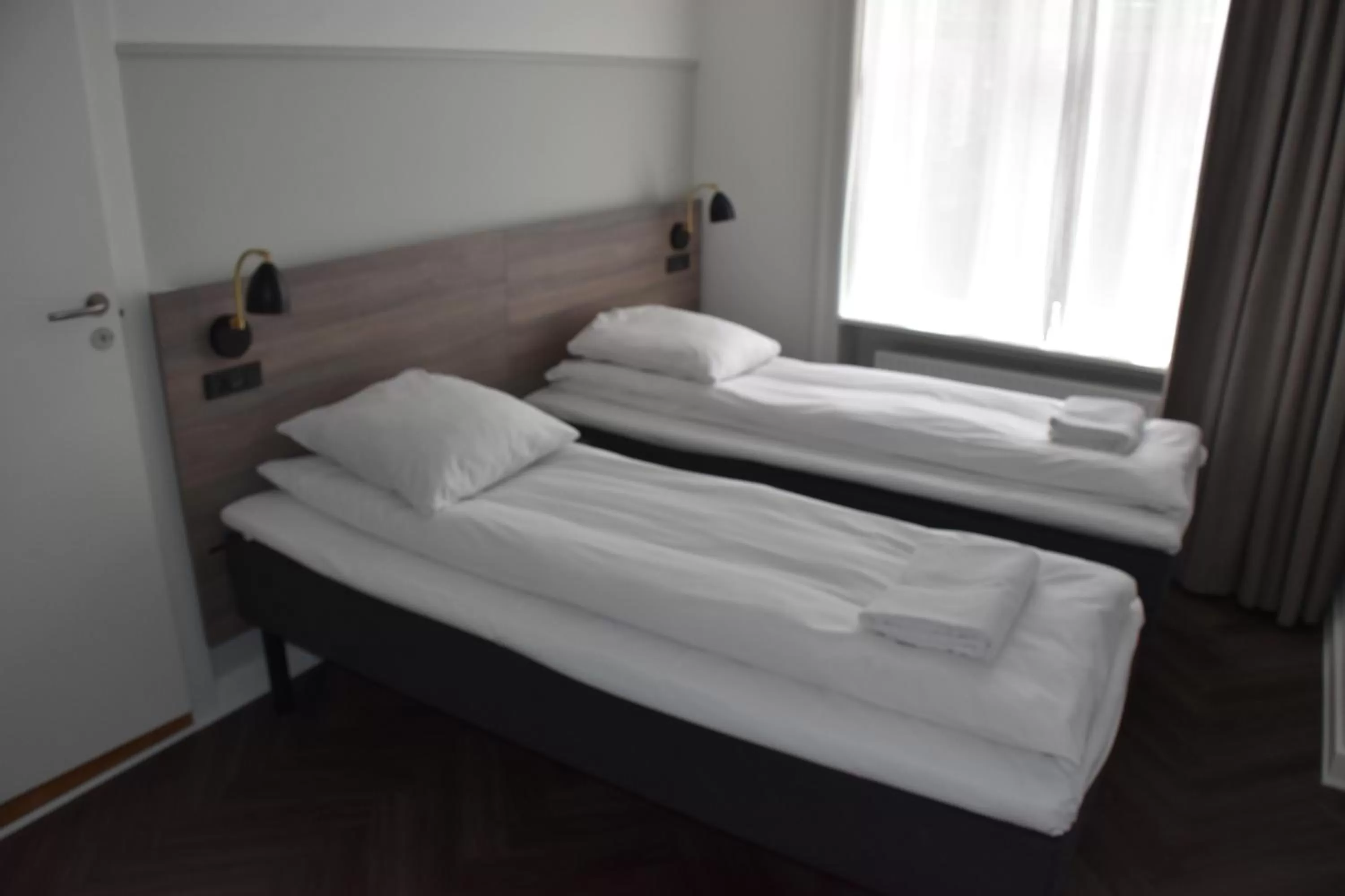 Bedroom, Bed in Go Hotel Saga