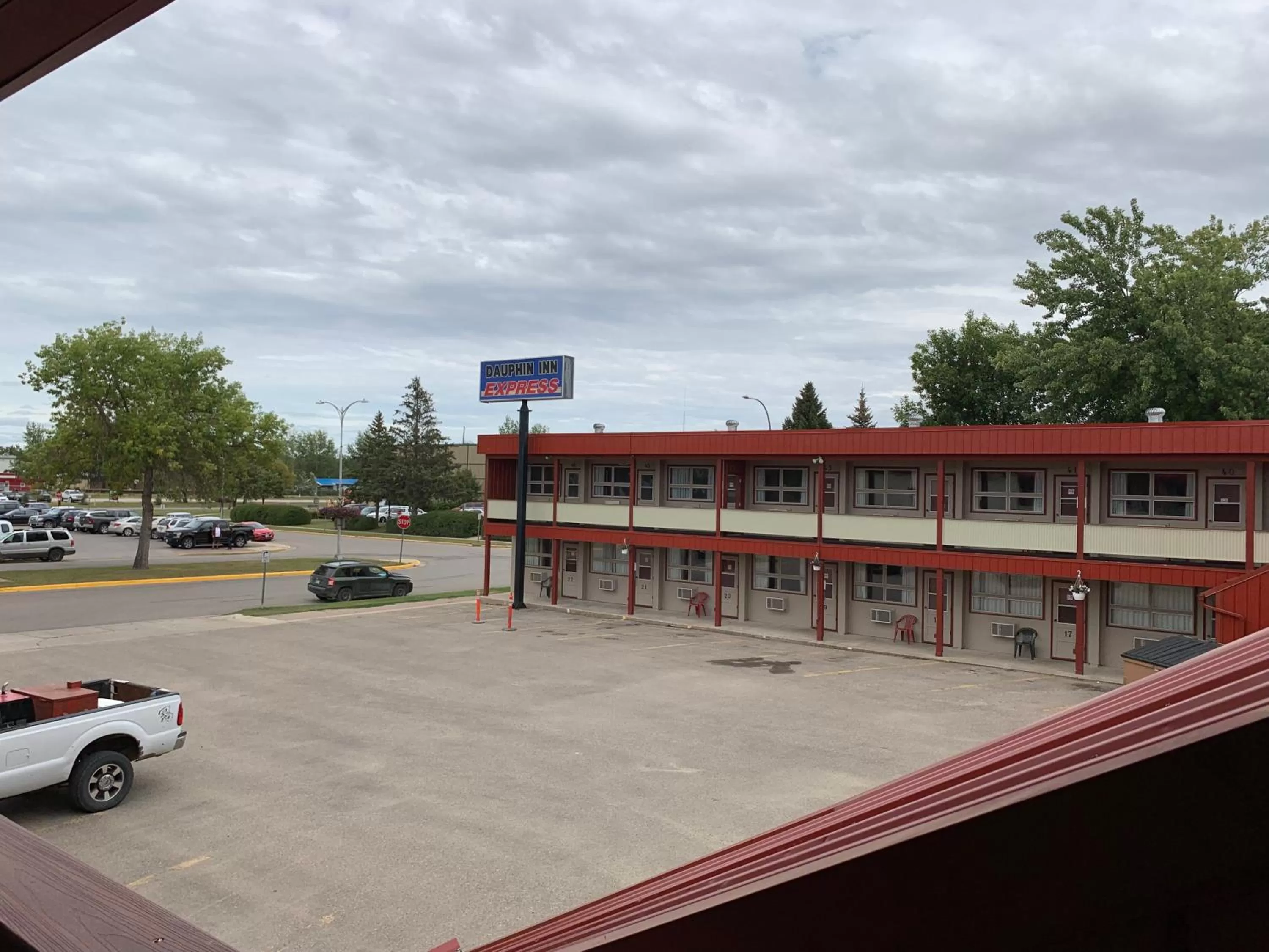 Property building in Dauphin Inn Express