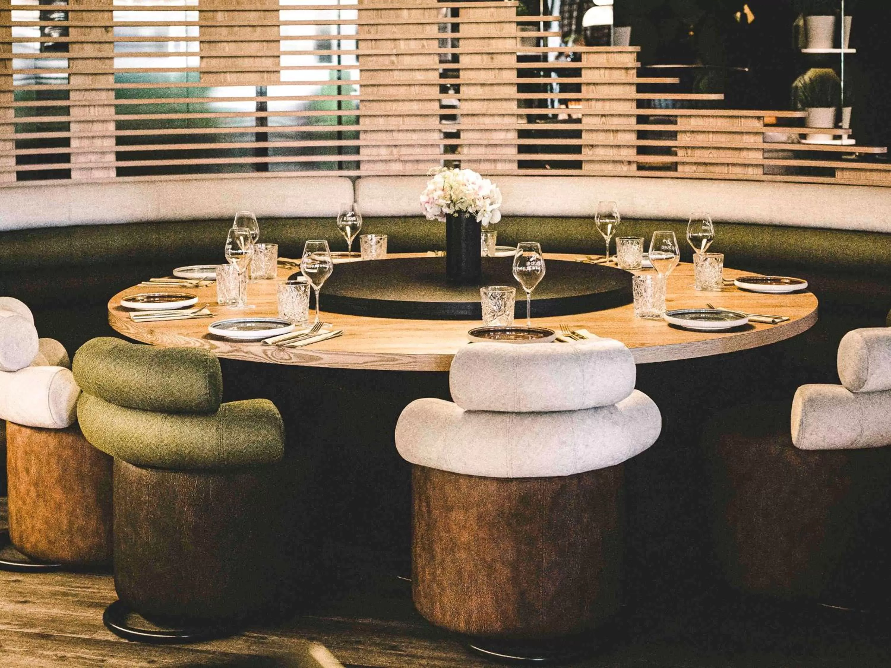 Restaurant/places to eat in Novotel Bordeaux Centre Ville