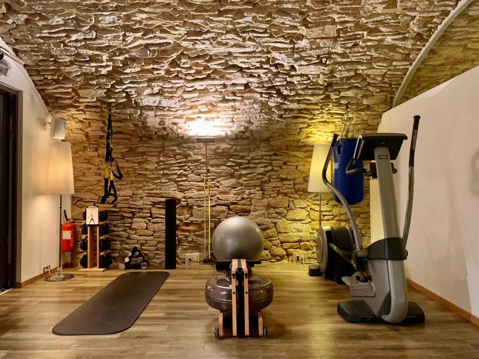Fitness centre/facilities in Hotel Le Place d'Armes - Relais & Châteaux