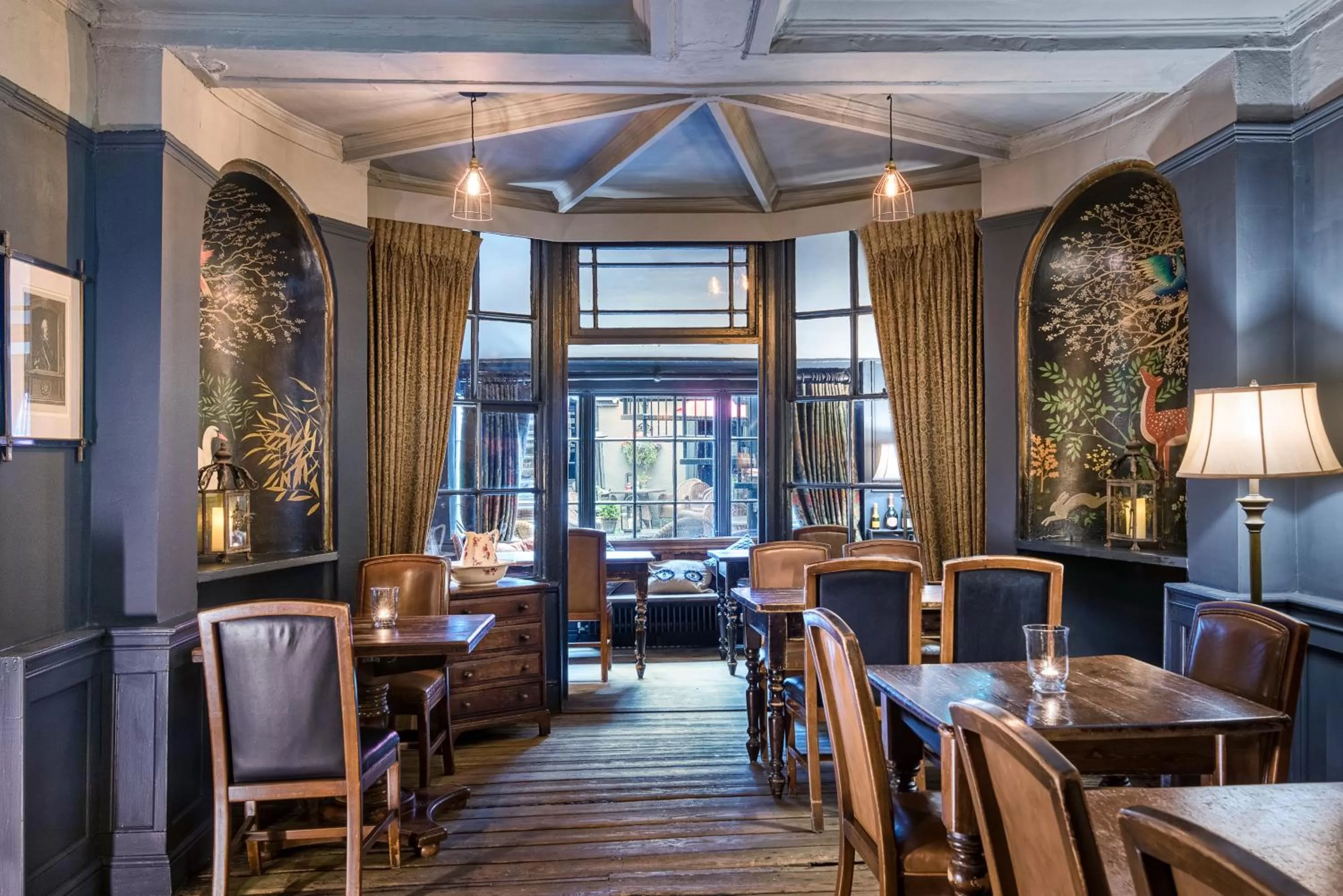 Restaurant/places to eat in Guy Fawkes Inn