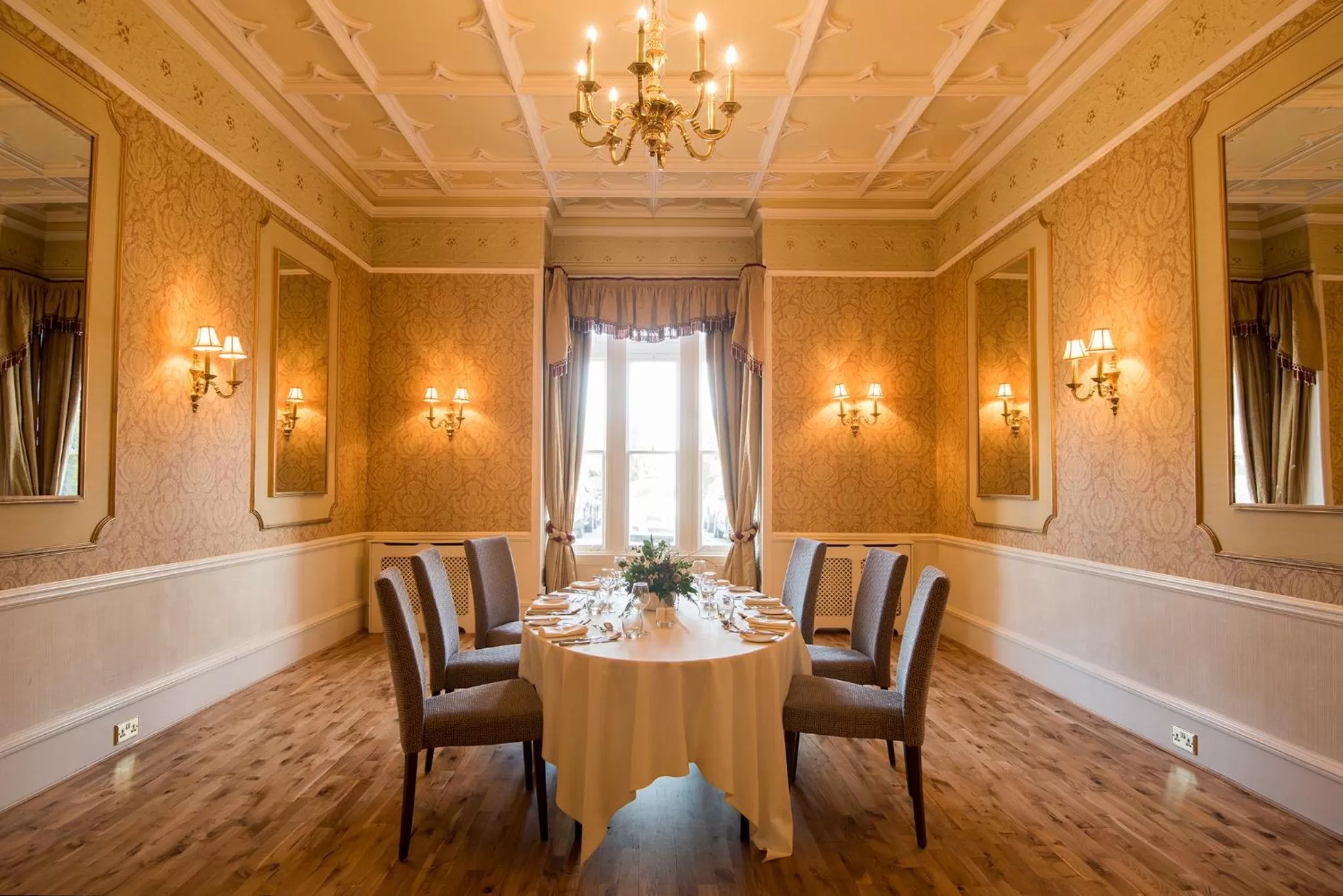 Dining area in Kingsmills Hotel