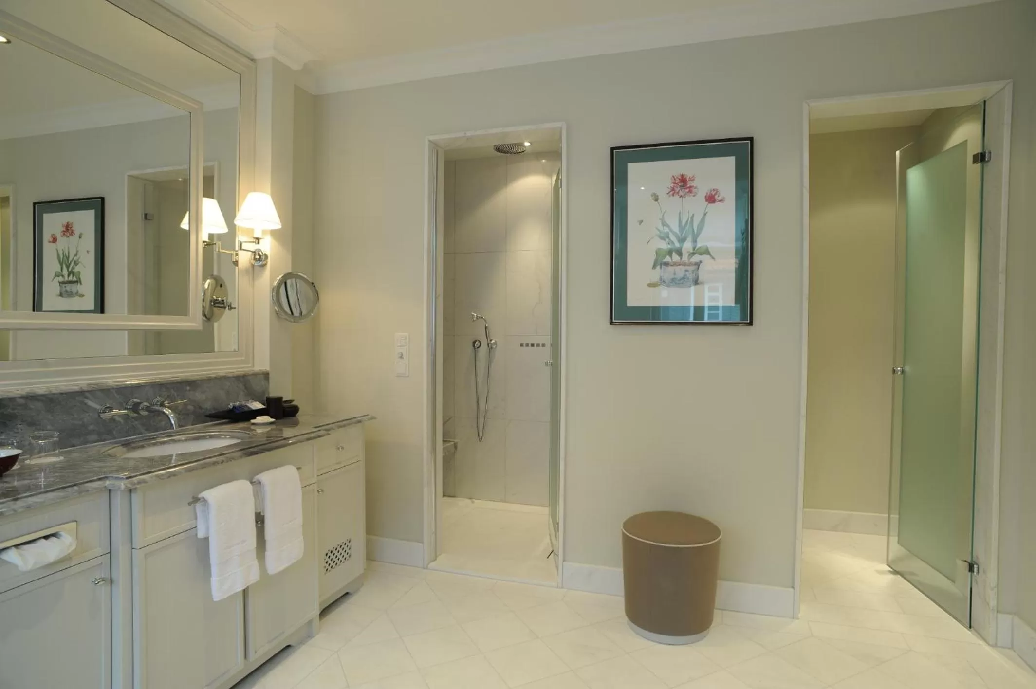 Bathroom in Hotel Detmolder Hof