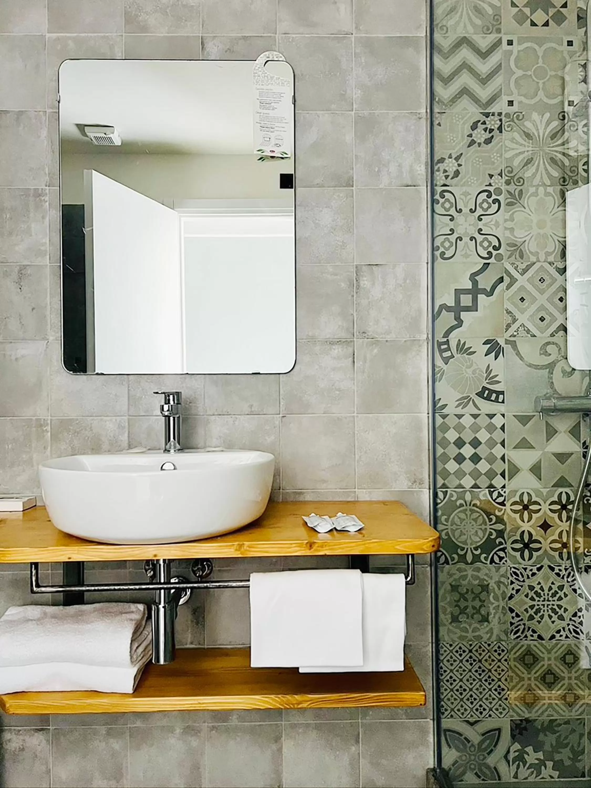 Bathroom in Hotel King