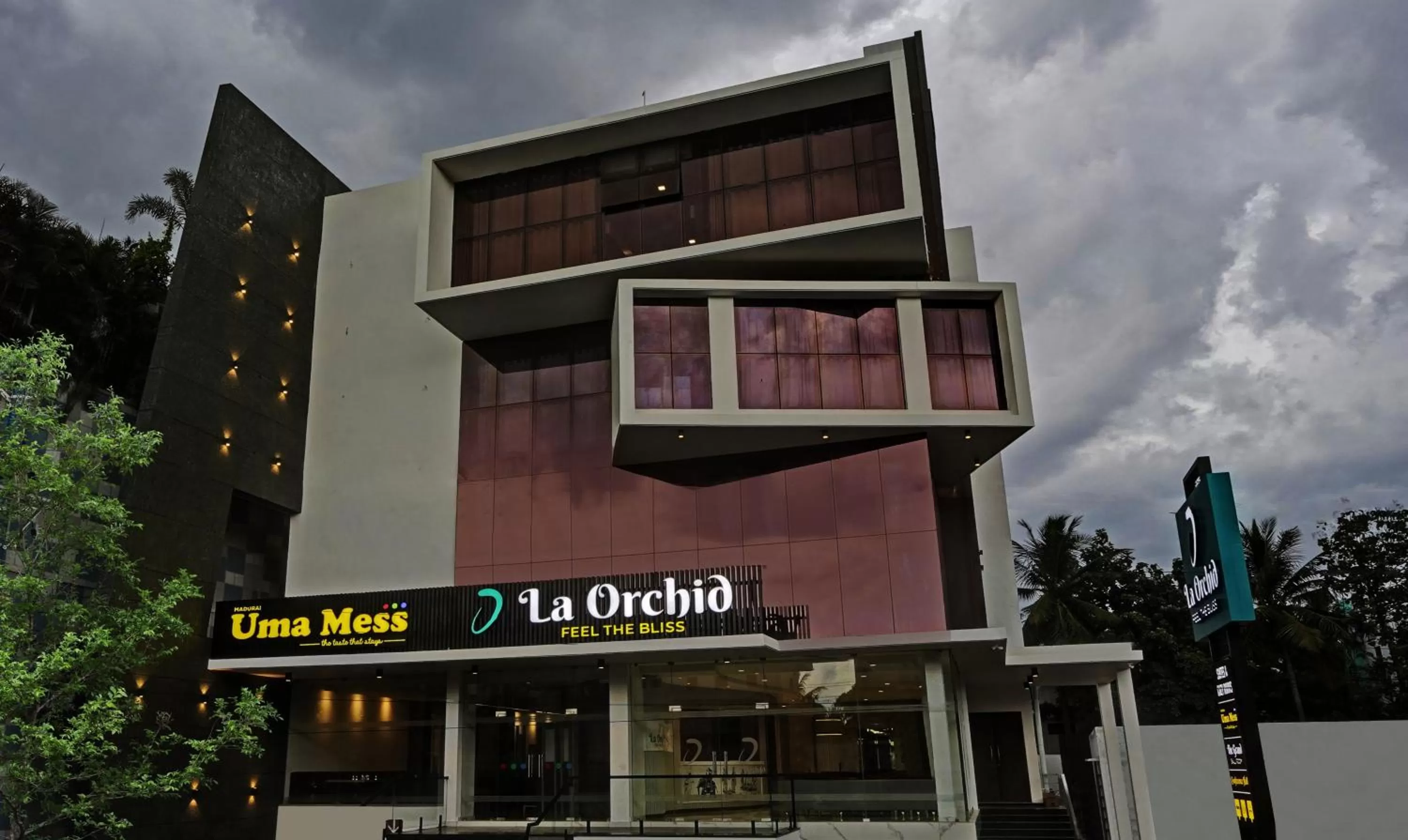 Property building in Treebo Premium La Orchid, Big Temple