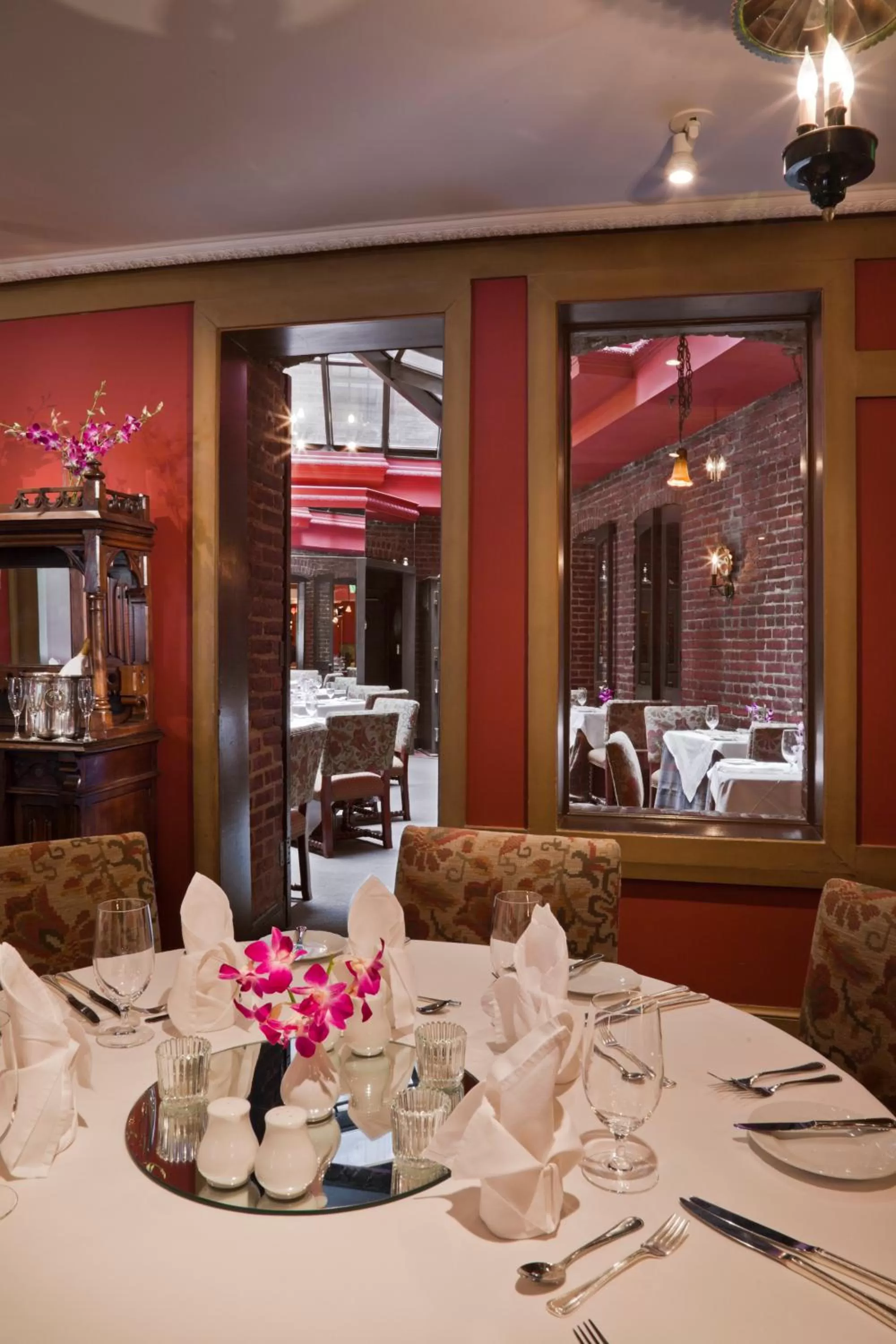 Restaurant/places to eat in Henley Park Hotel