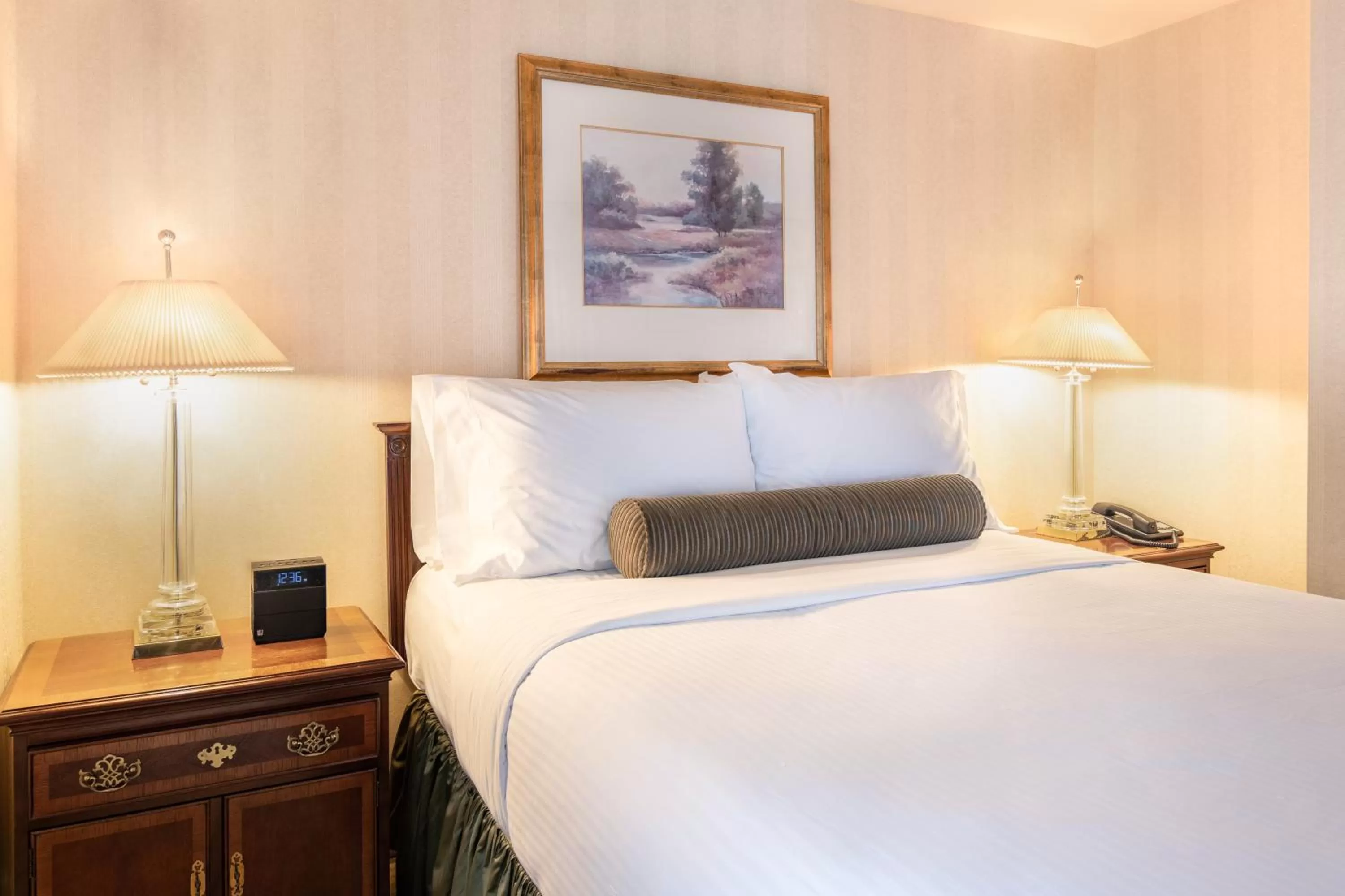 Bed in Mayflower Park Hotel