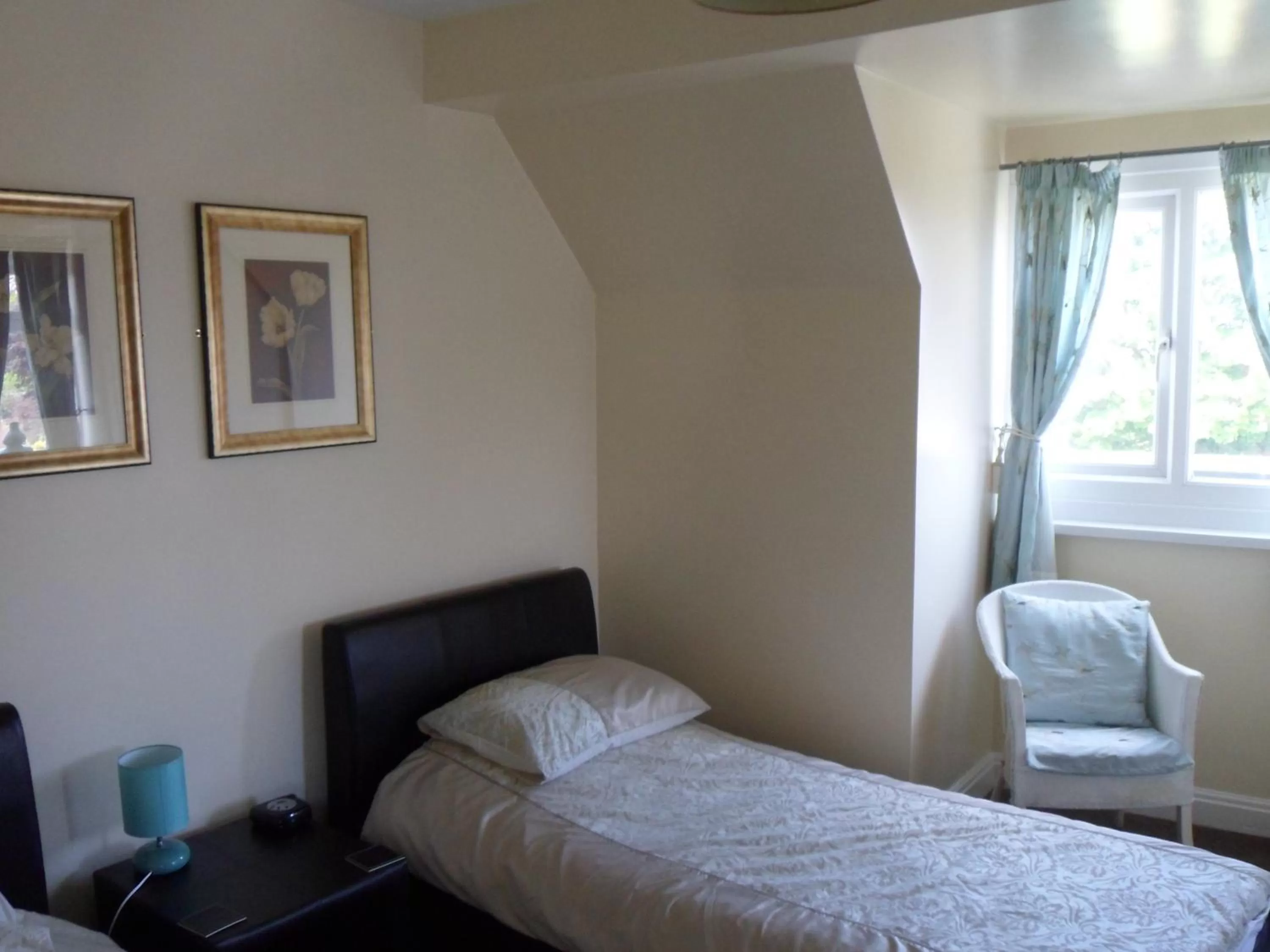 Bedroom, Bed in The Shoes