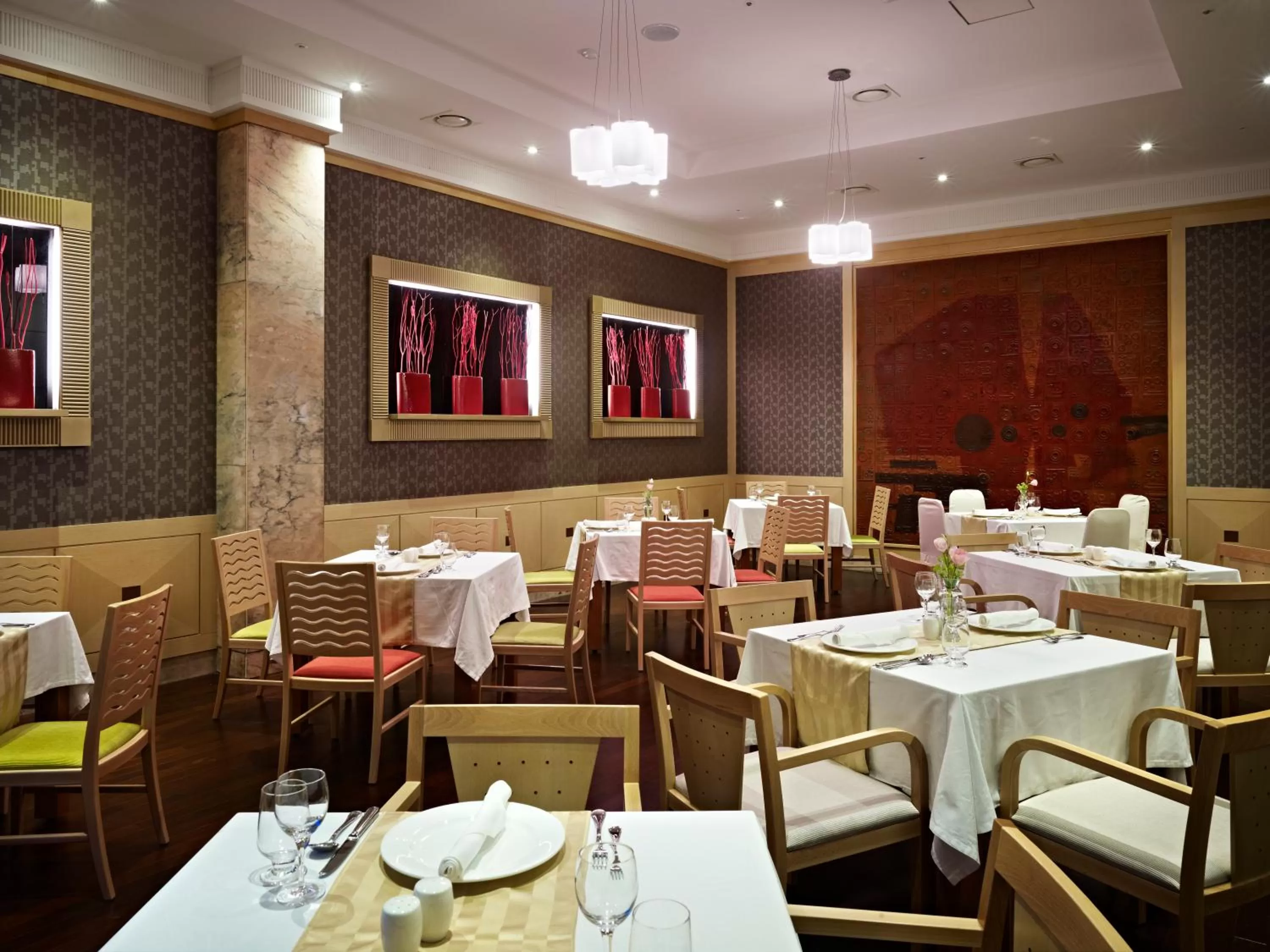 Restaurant/places to eat in Hotel Samjung