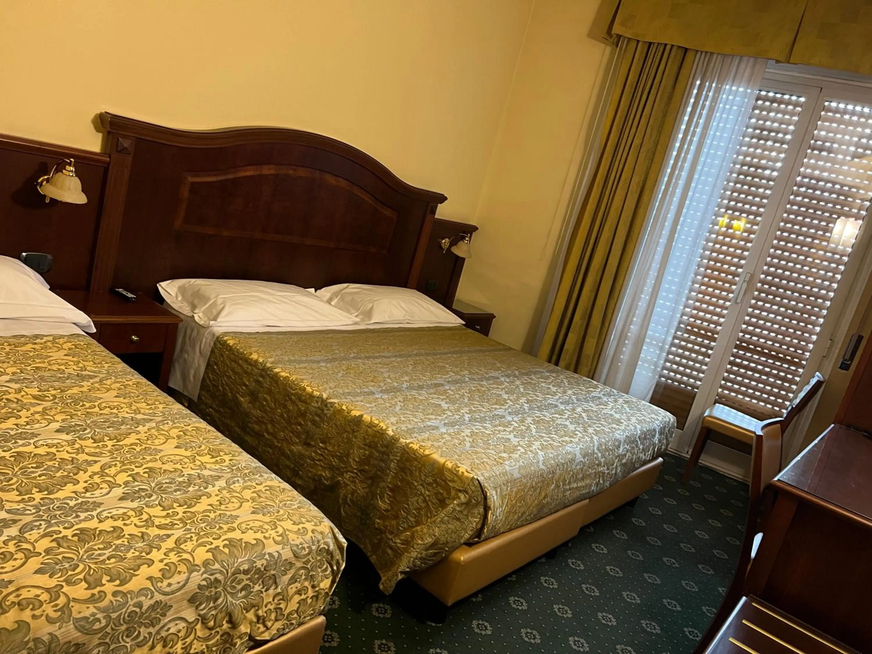 Bedroom, Bed in Hotel Valganna