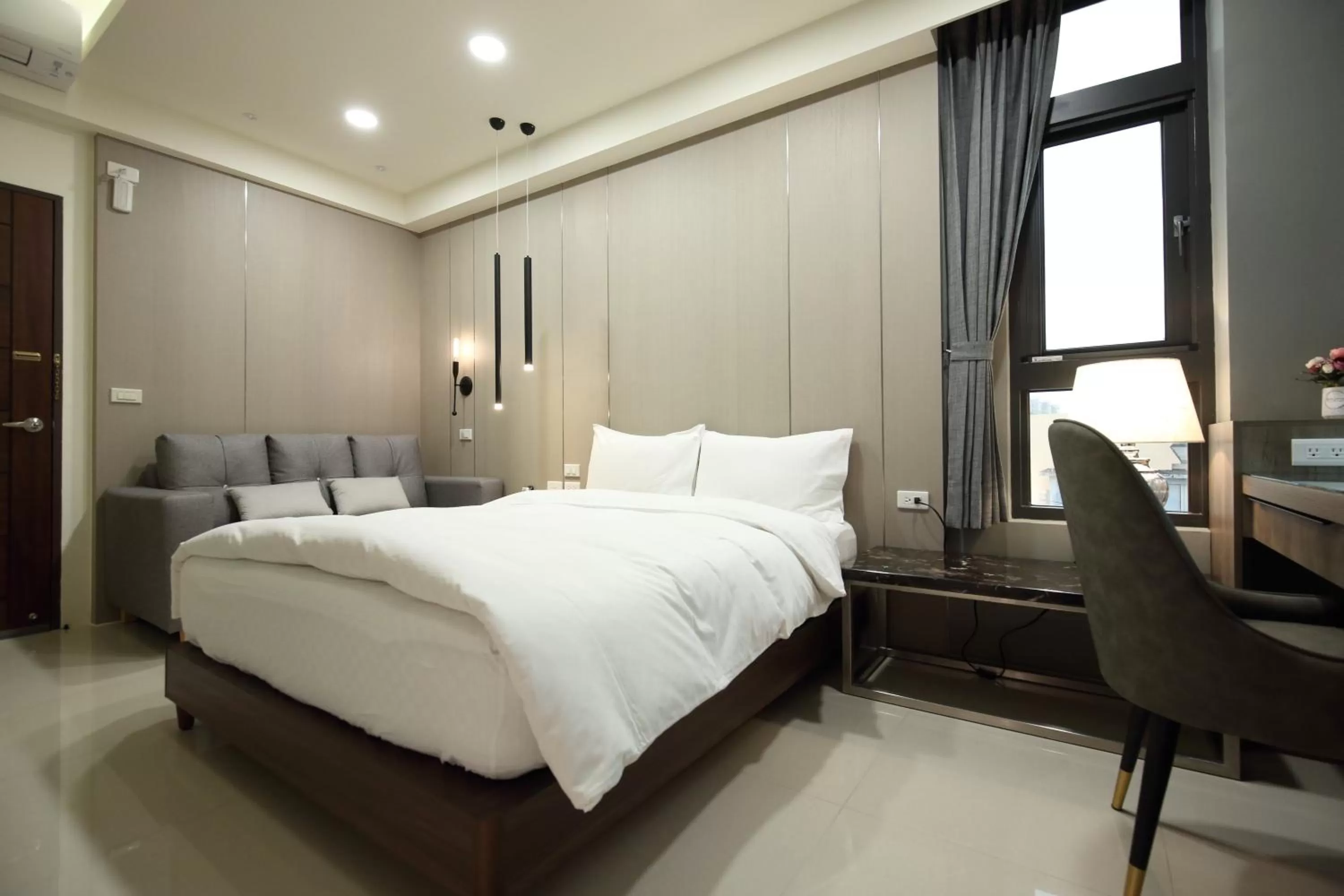 Bed in 52 travelers home (with elevator)