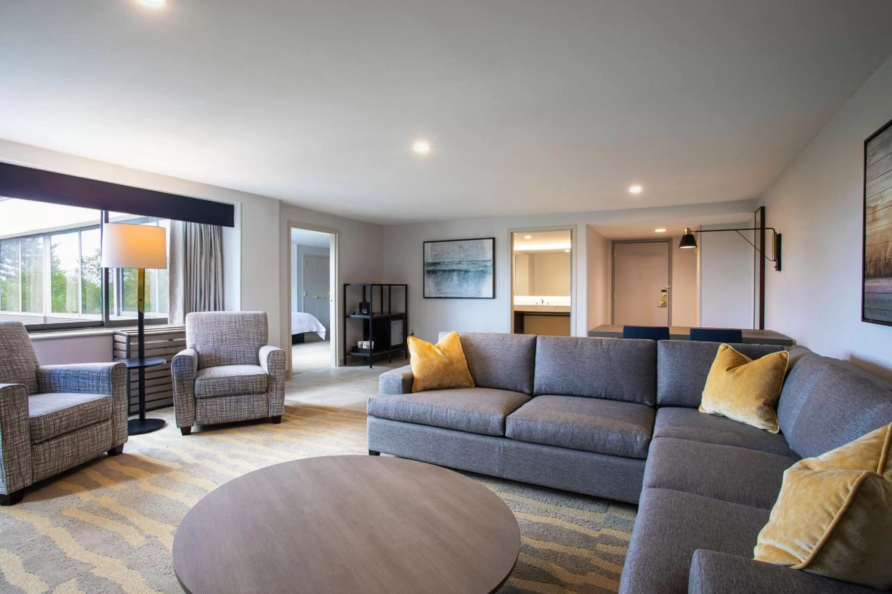 Living room in Portland Sheraton at Sable Oaks