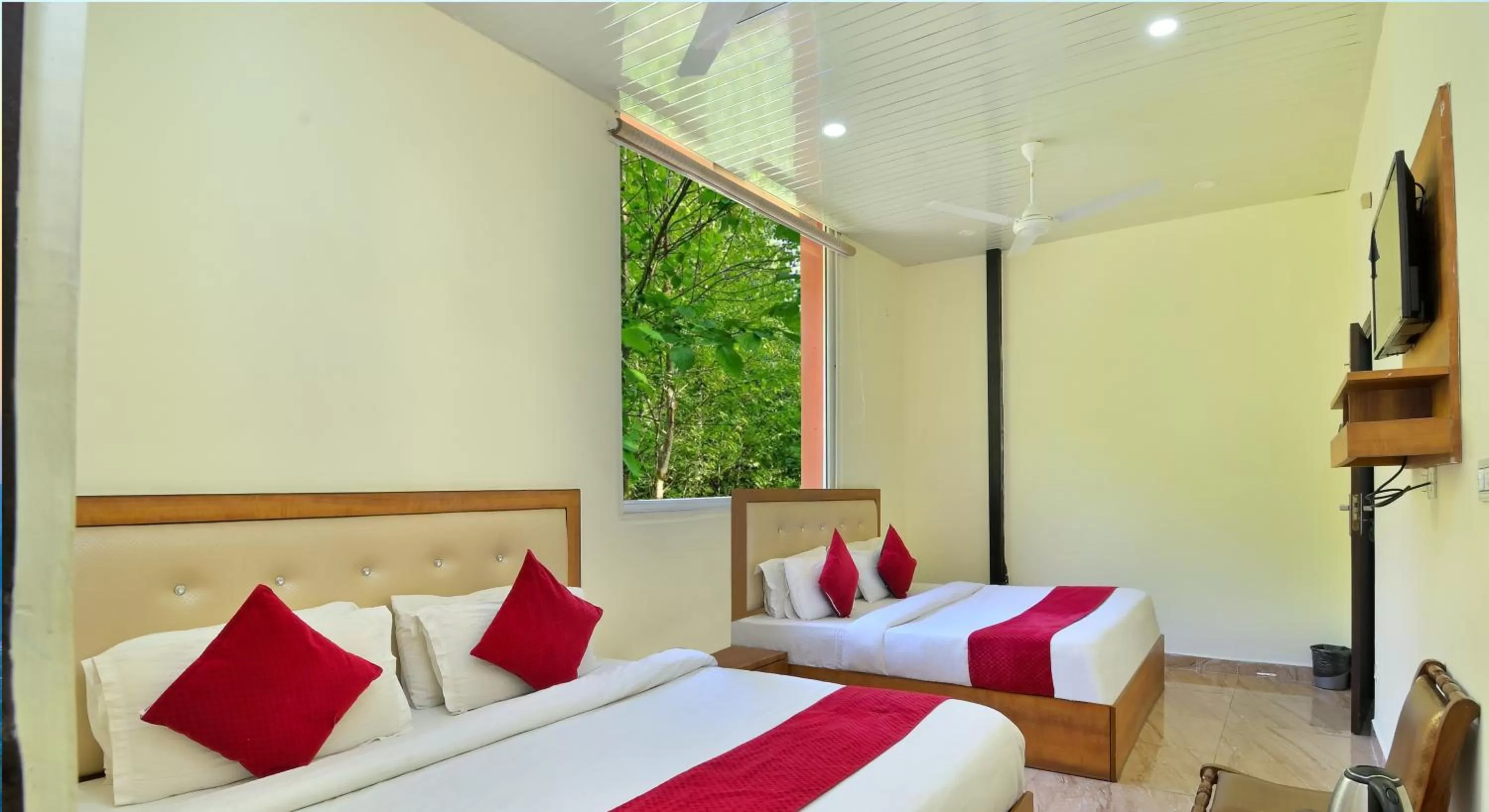 Bedroom, Bed in Hotel Bliss Valley - Hotel in Dharamshala