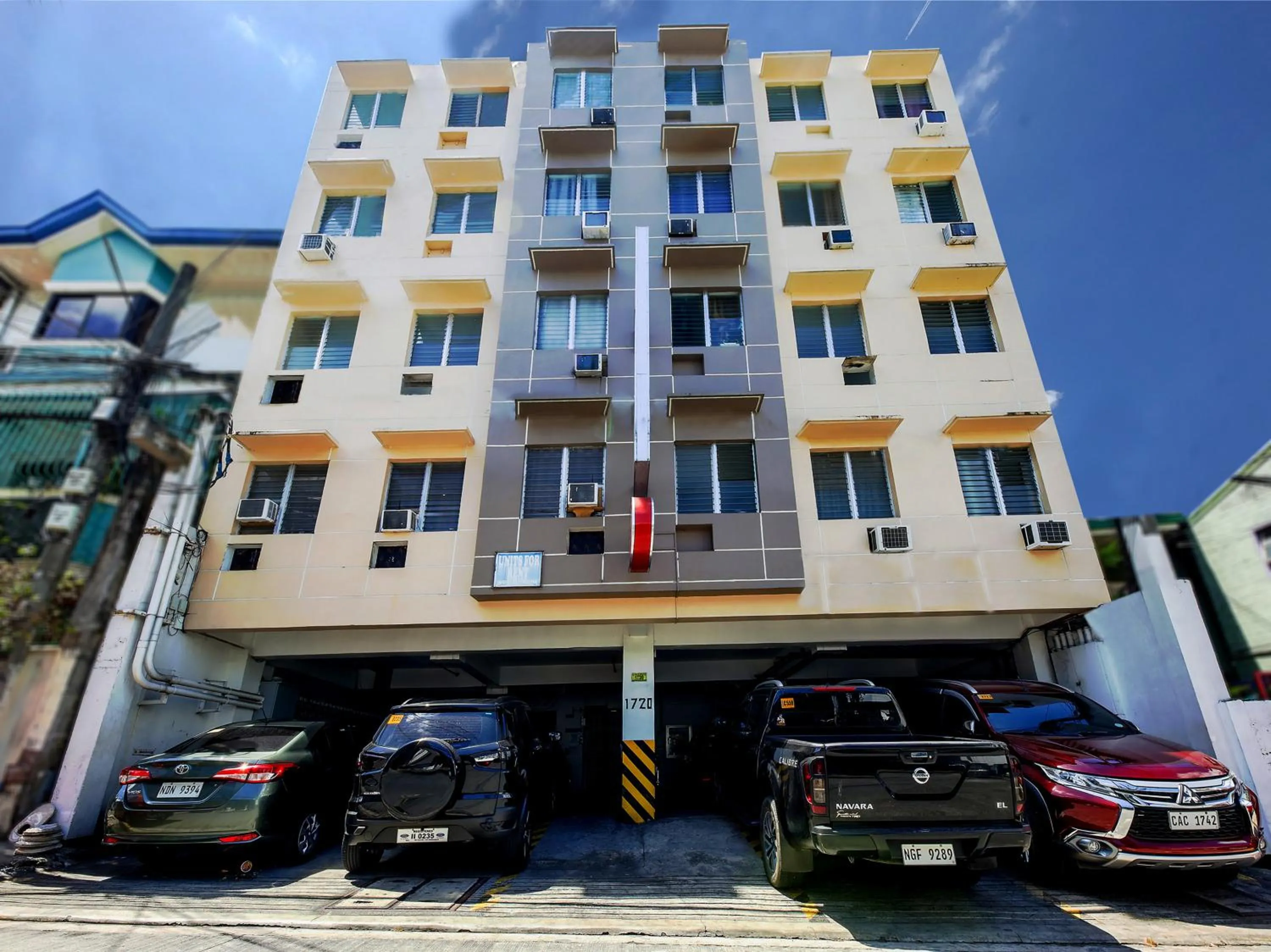 Facade/entrance in OYO 858 City Stay Inns Bgc Nuevo