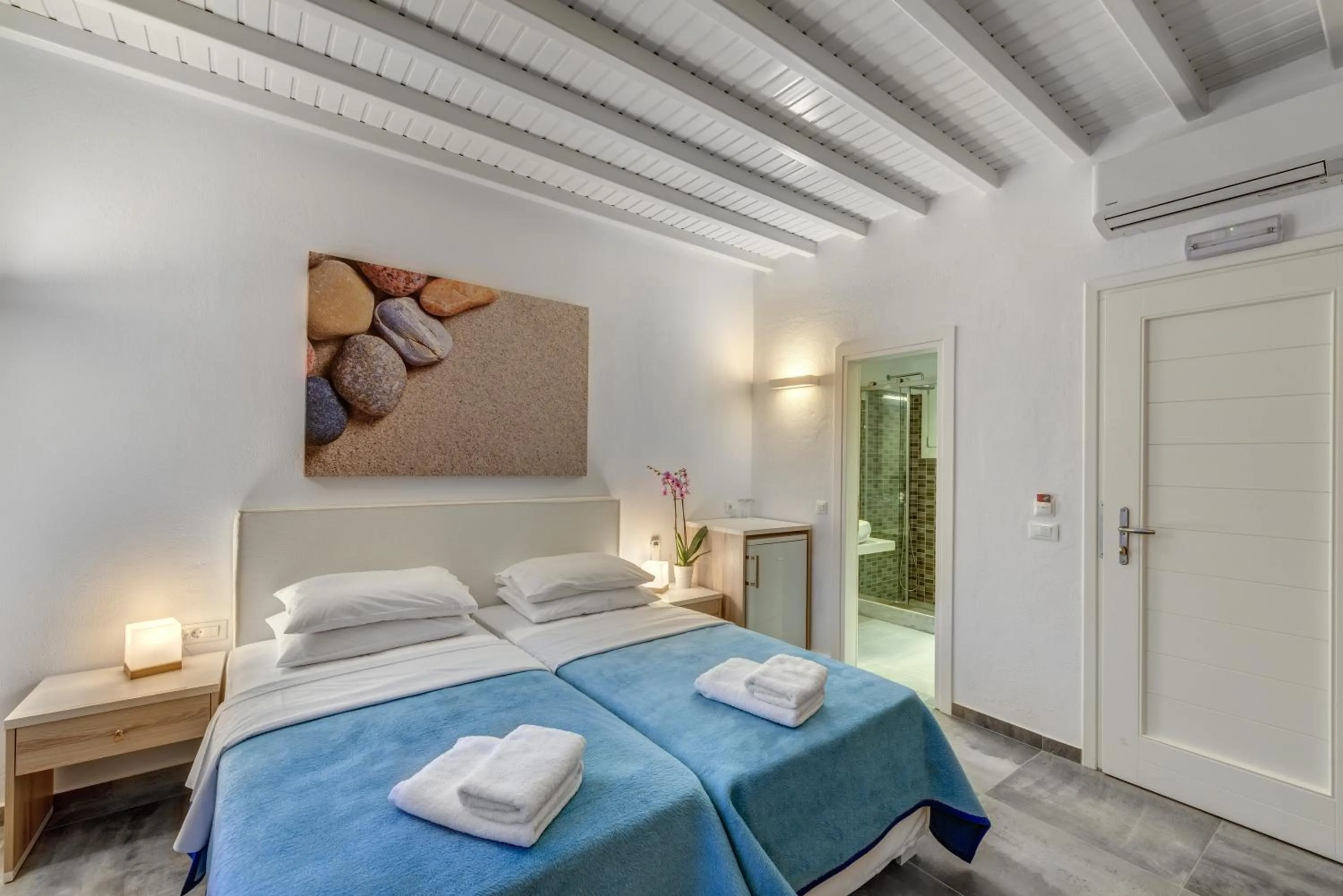 Bedroom, Bed in Makis Place