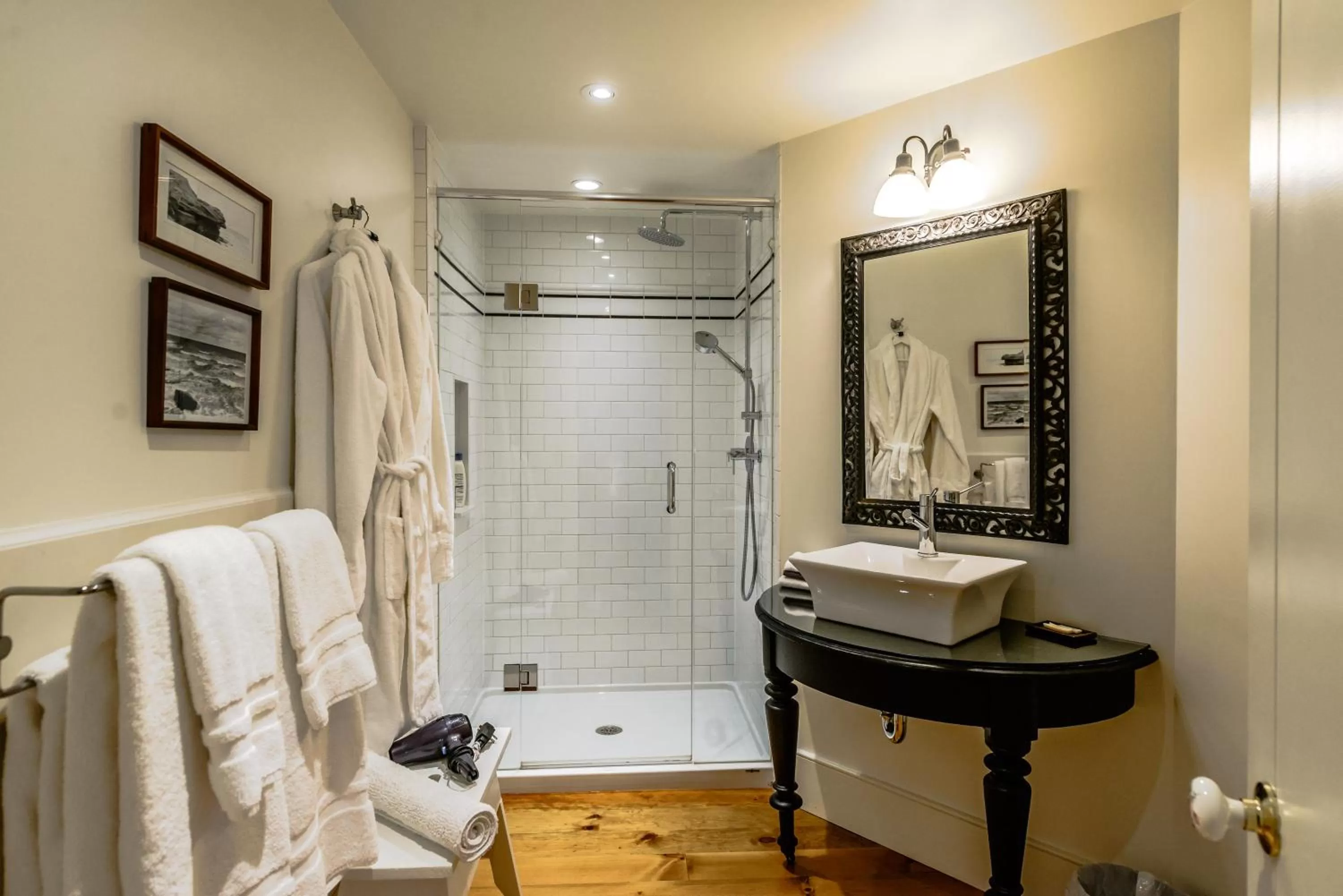 Bathroom in Woodbourne Inn