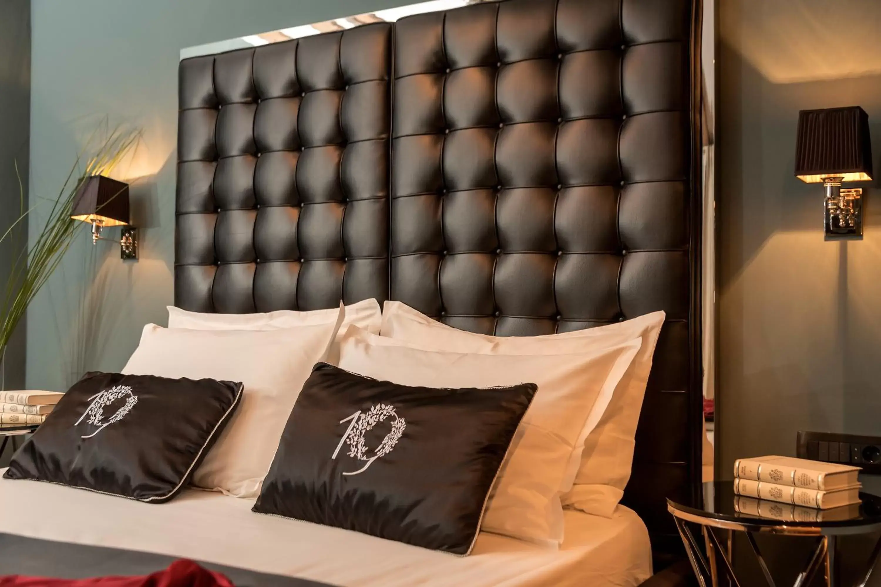 Penthouse Suite with Spa Bath in Heritage Hotel 19 Penthouse Suite with Spa Bath in Heritage Hotel 19