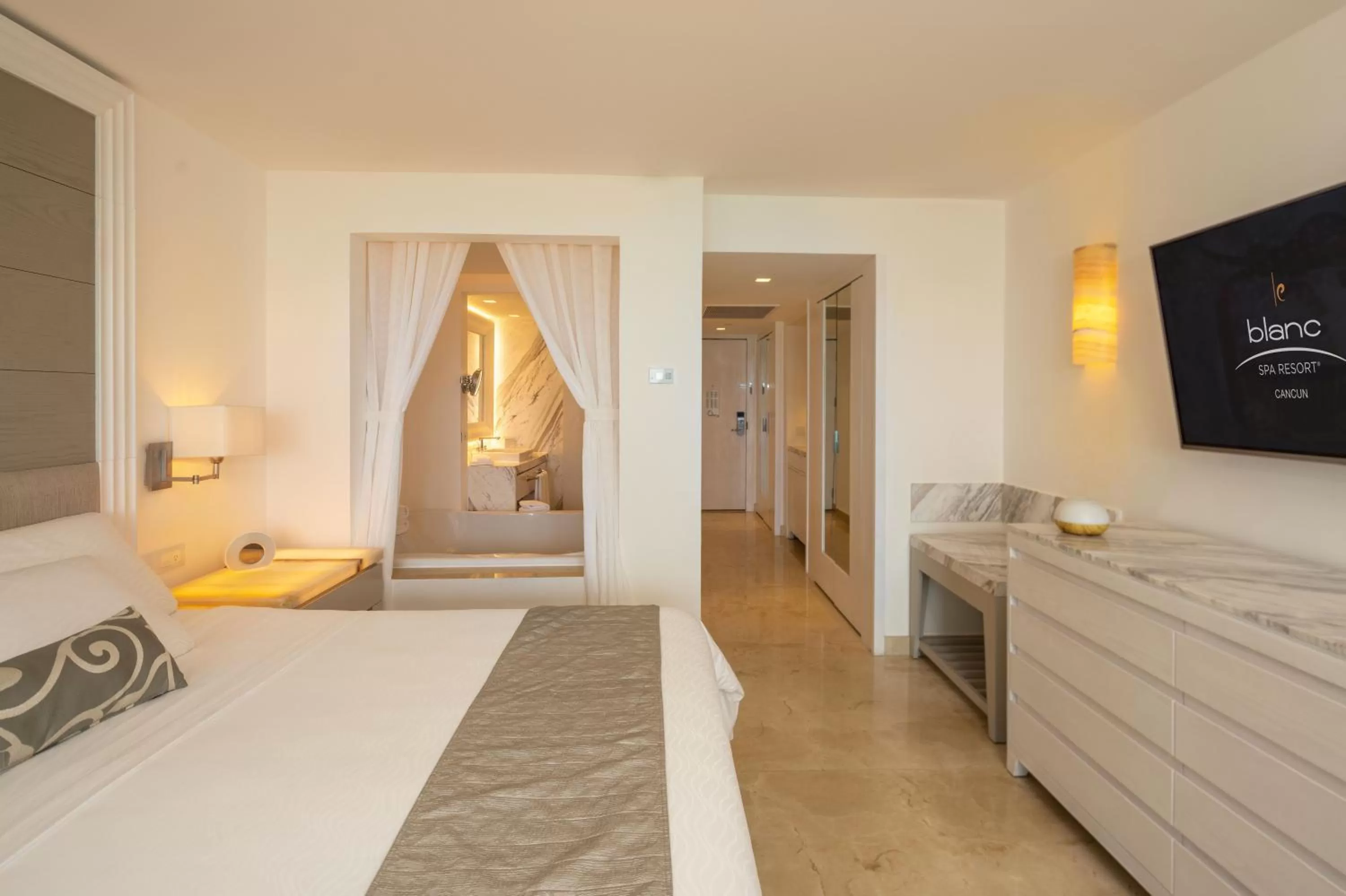 Royal Deluxe Lagoon View in Le Blanc Spa Resort Cancun - Adults Only - All-Inclusive