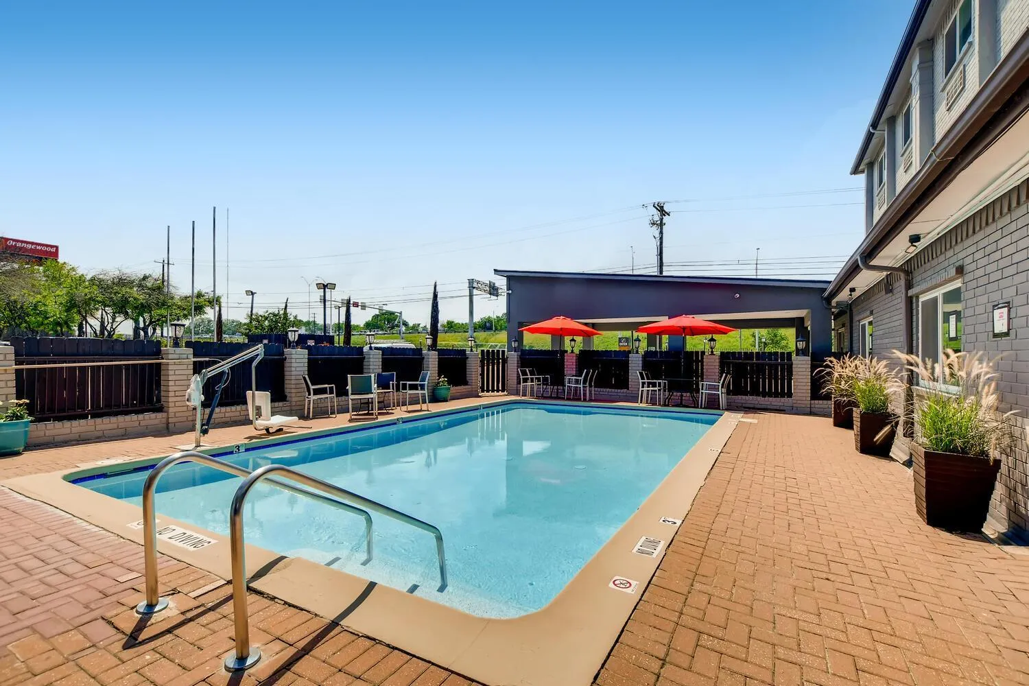 Swimming pool in Orangewood Inn and Suites Midtown