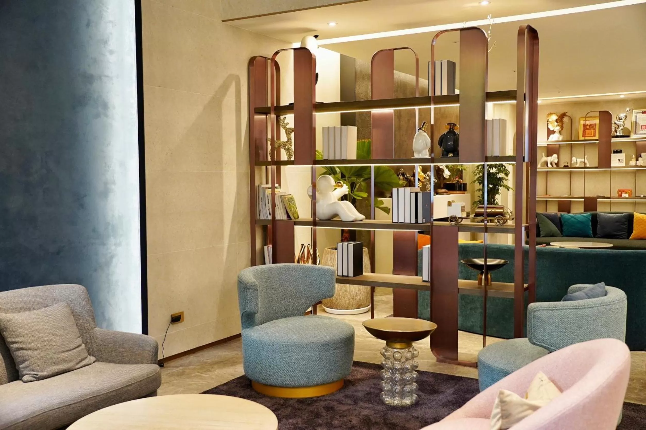 Seating area in Tenz Go Hotel