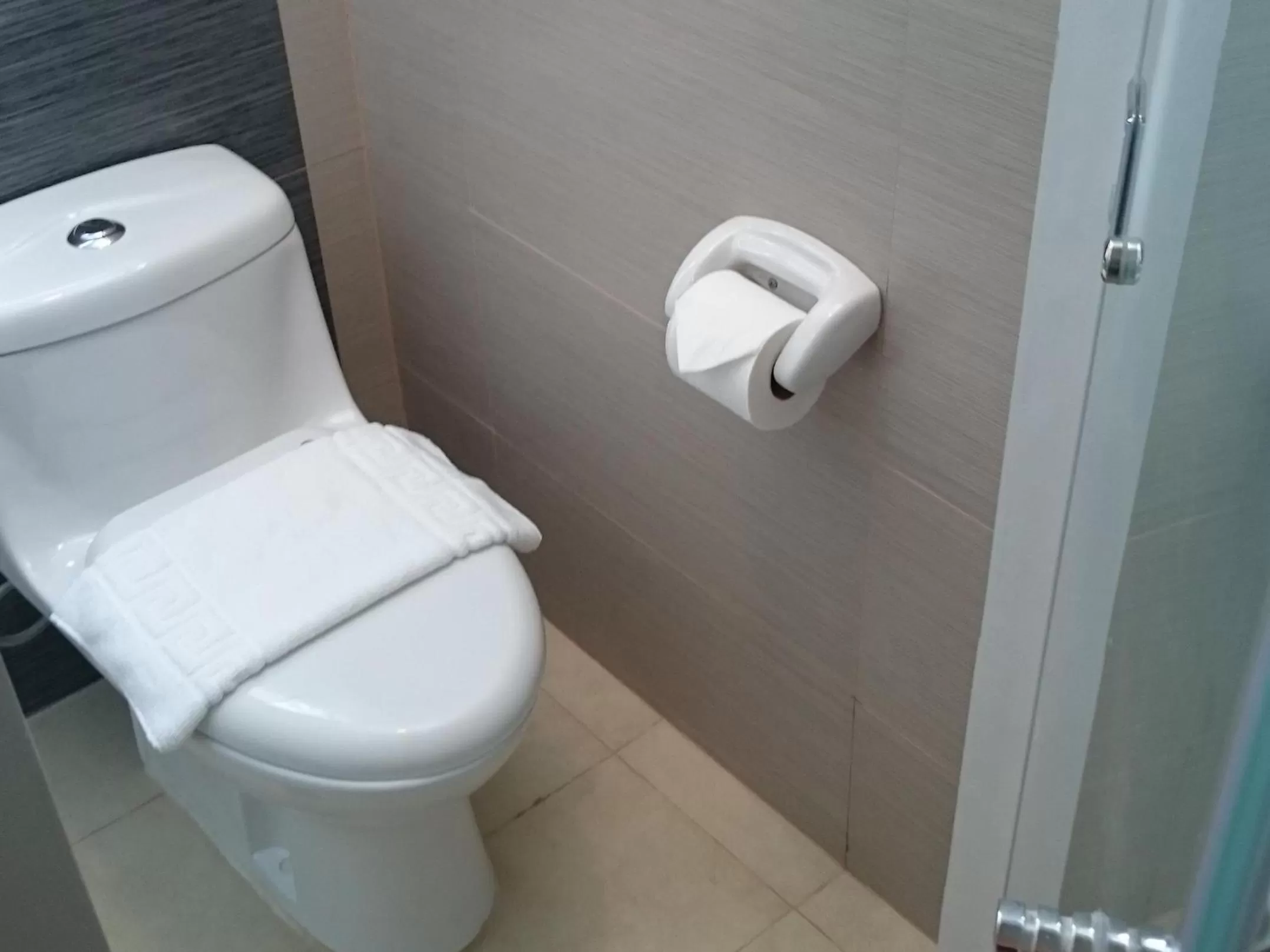 Toilet in Go Hotels Butuan