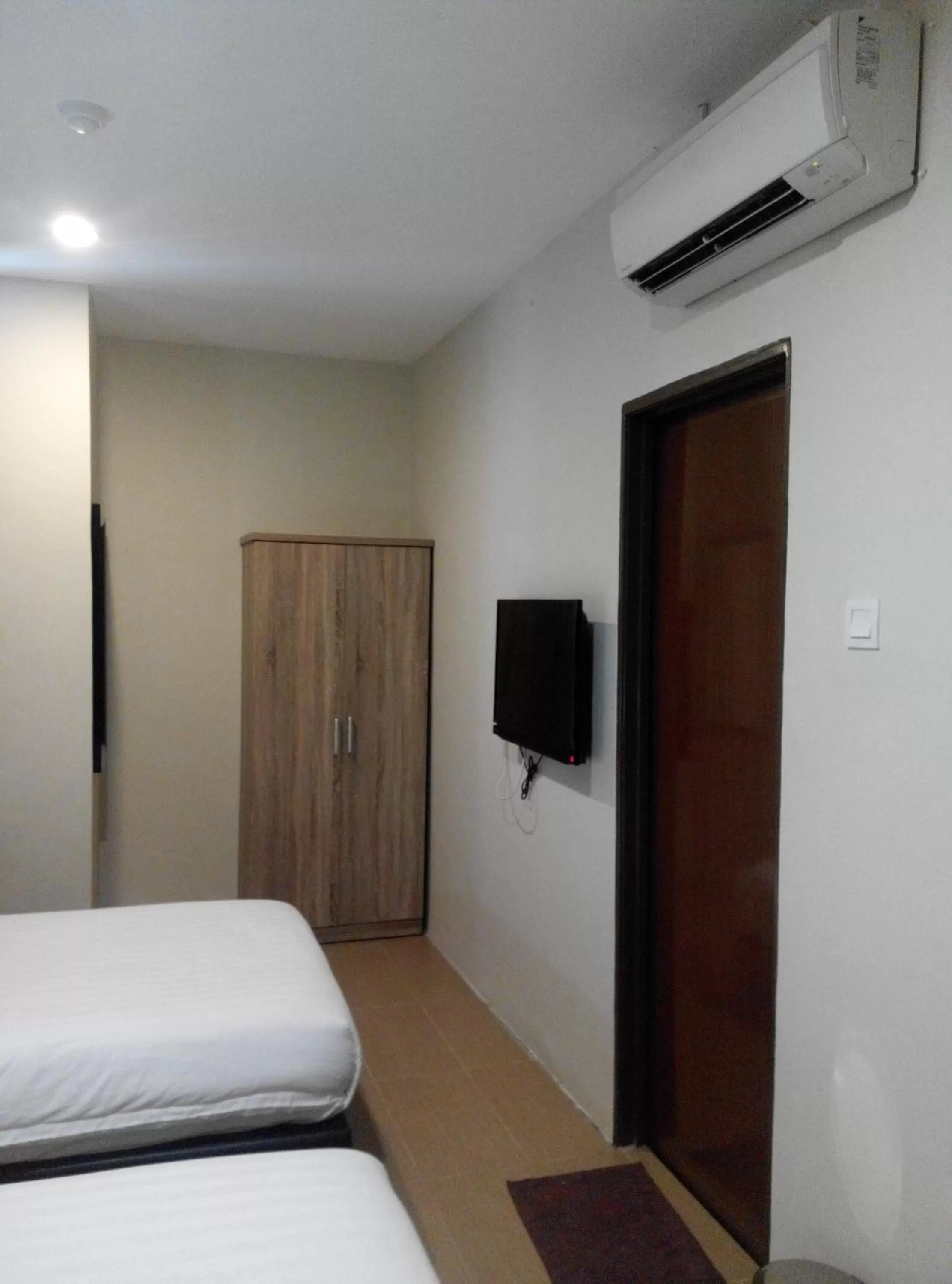 Bedroom, Bed in Welcome Inn GM