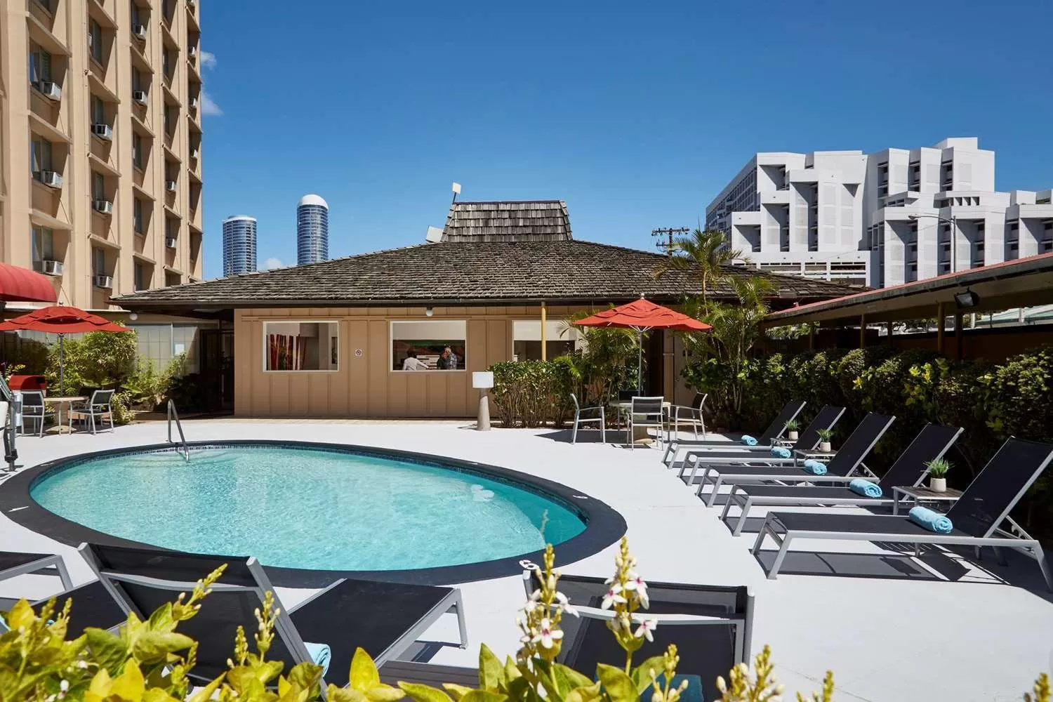 Swimming pool in Pagoda Hotel