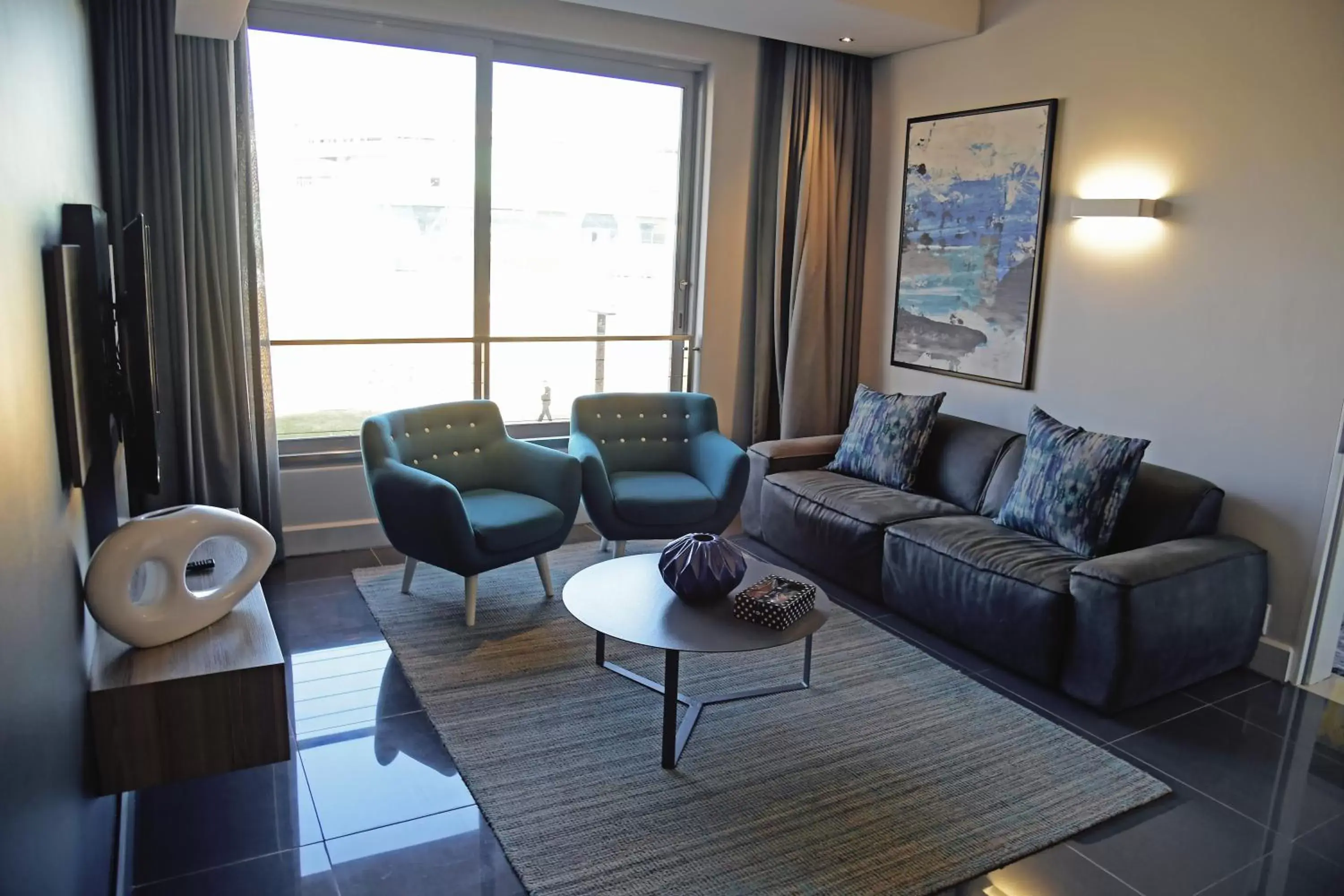 Three-Bedroom Apartment in The Capital Menlyn Maine Three-Bedroom Apartment in The Capital Menlyn Maine