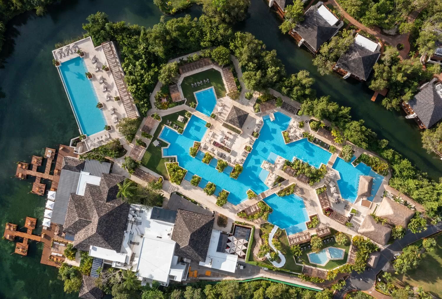 Swimming pool in Fairmont Mayakoba Riviera Maya - All Inclusive