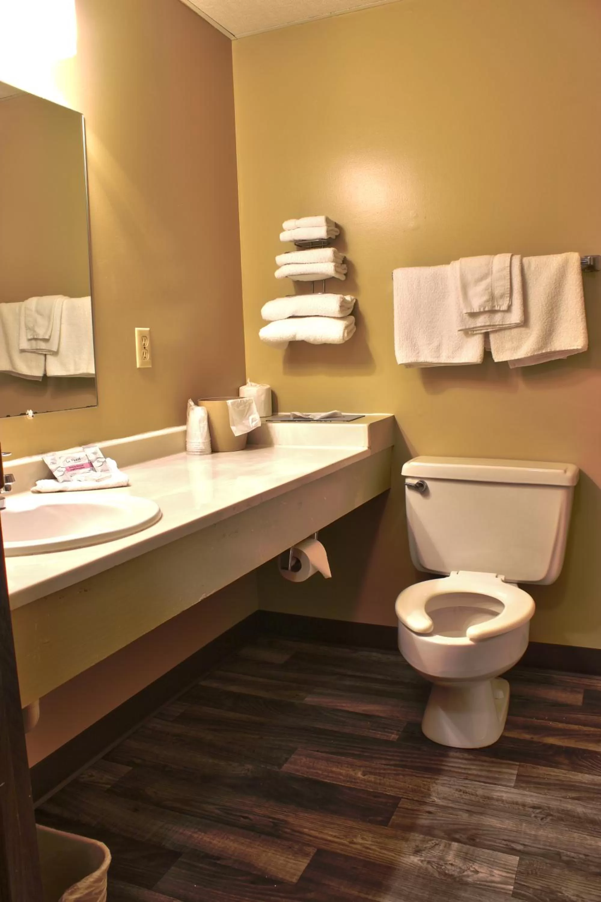 Sunlac Inn Devils Lake