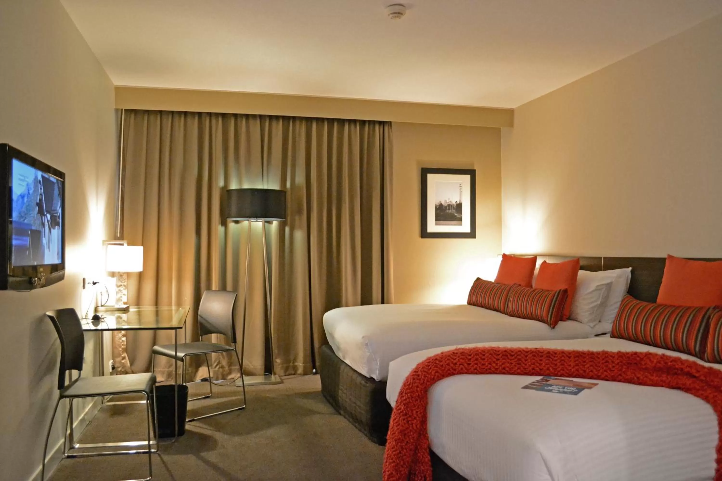 Photo of the whole room, Bed in Novotel Sydney International Airport