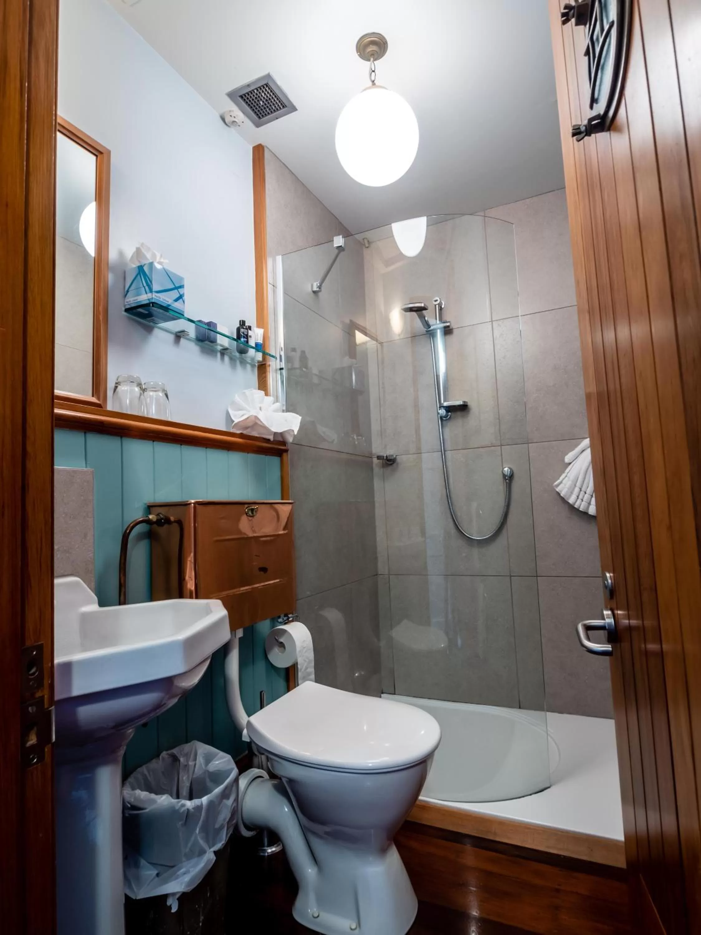 Bathroom in Hotel D'urville Blenheim