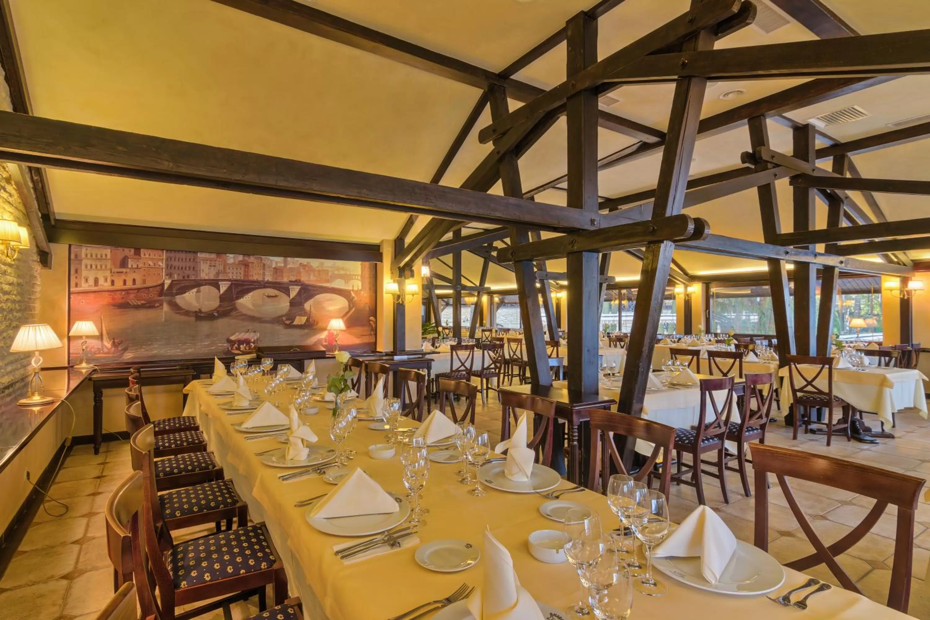 Restaurant/places to eat in Hotel Snagov Club