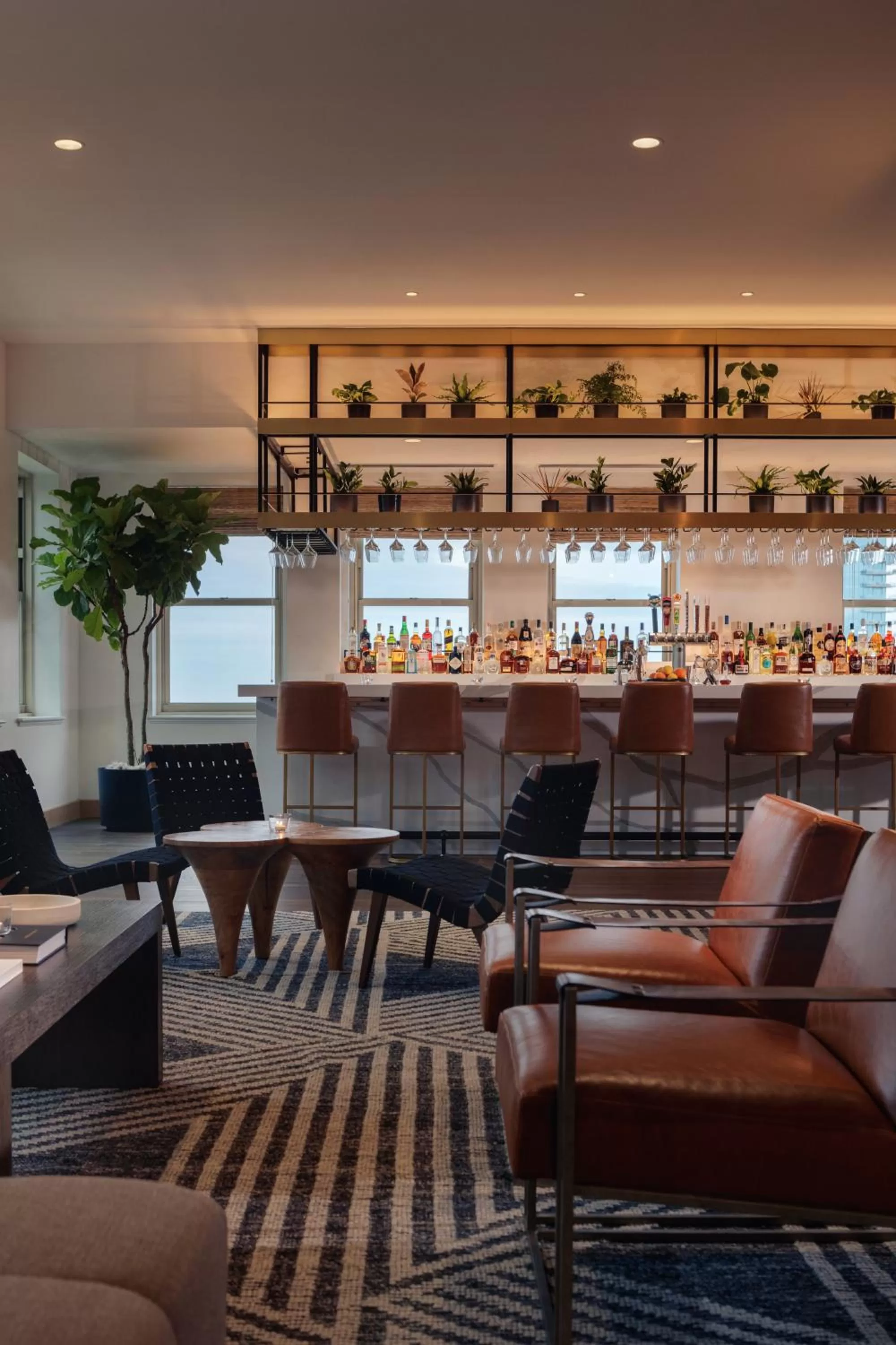 Lounge or bar in Kimpton - Harper Hotel by IHG