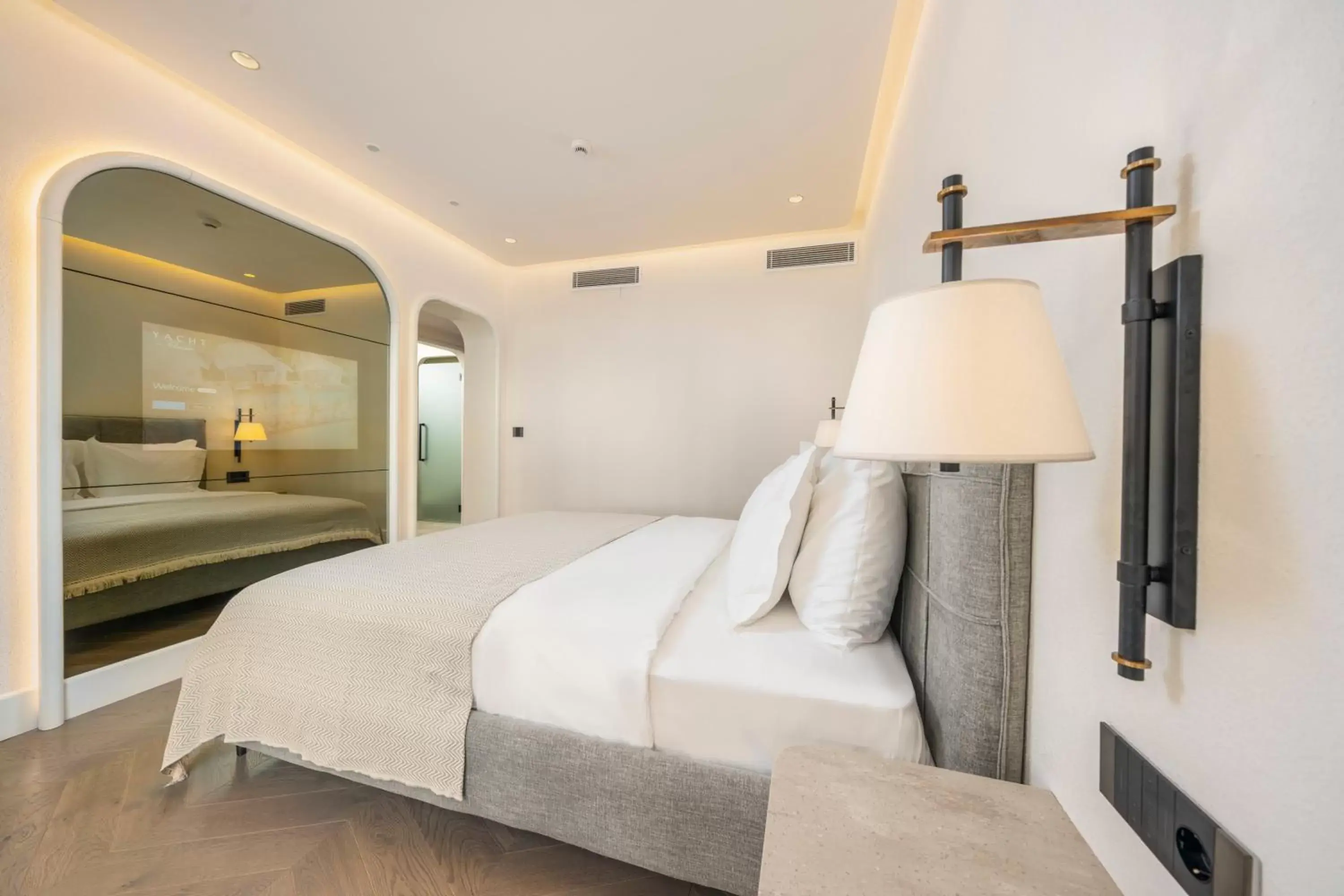 Junior Suite in Yacht Classic Hotel - Boutique Class Junior Suite in Yacht Classic Hotel - Boutique Class