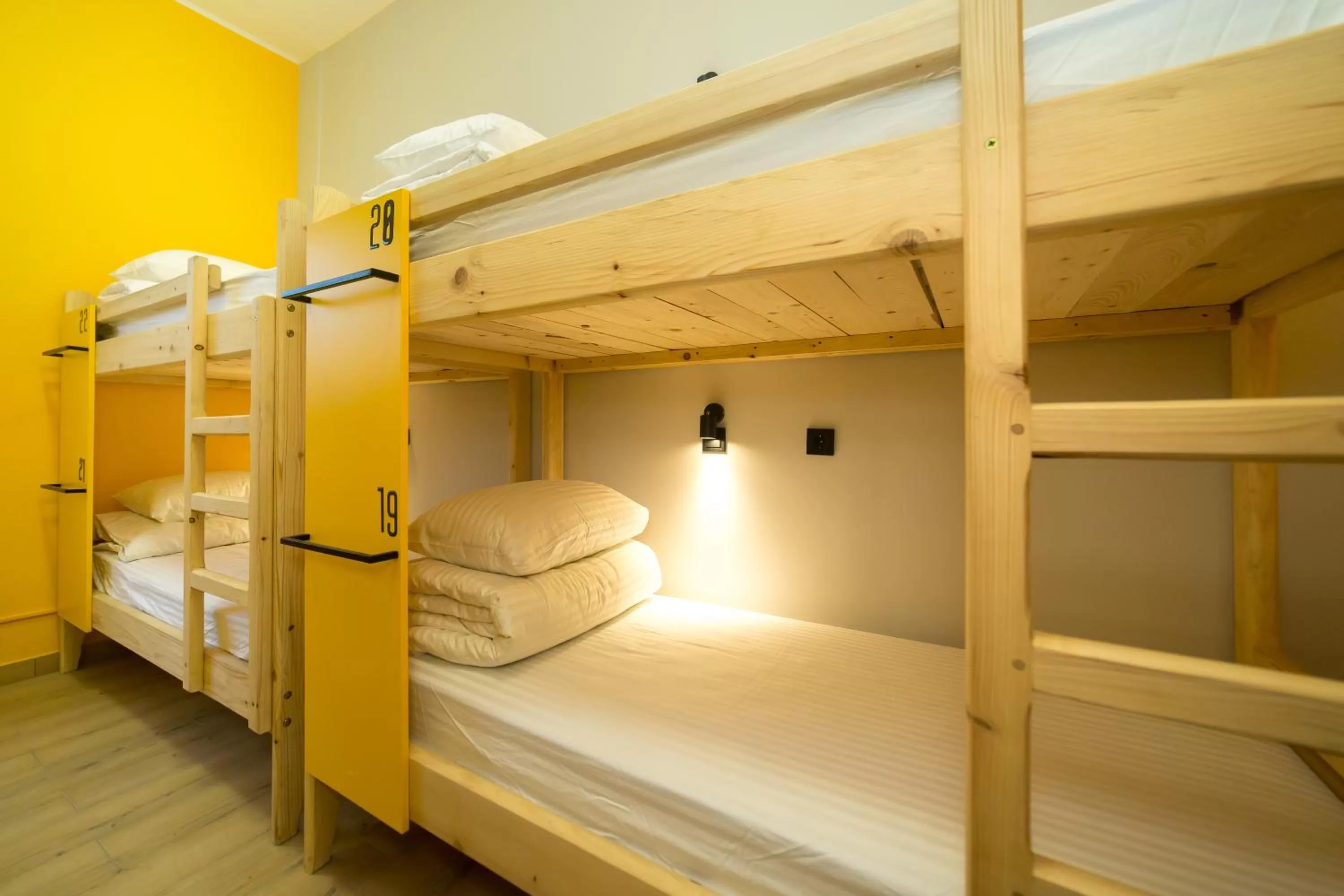 Bed in HOTEL Bee Station