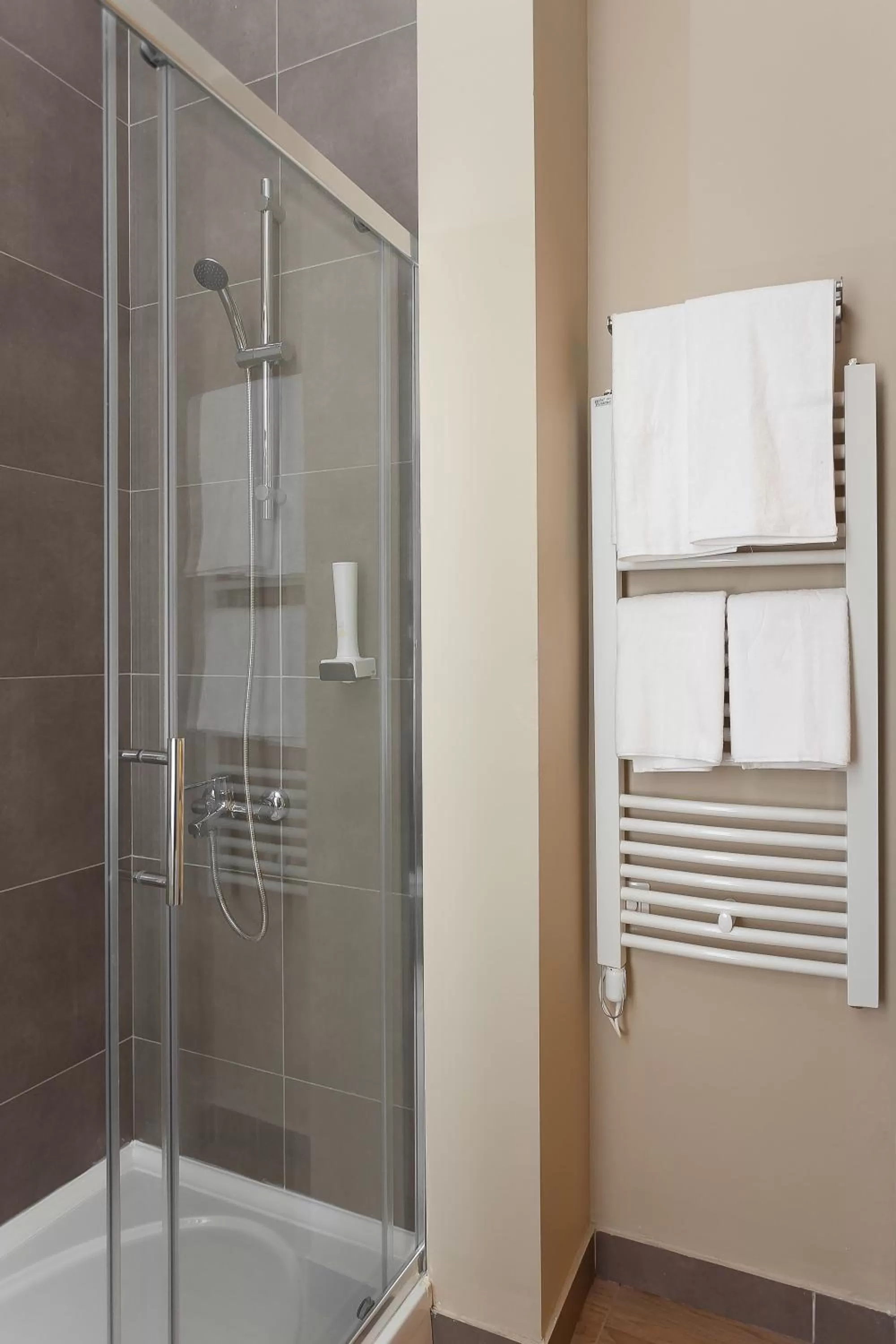 Bathroom in Hotel London B&B