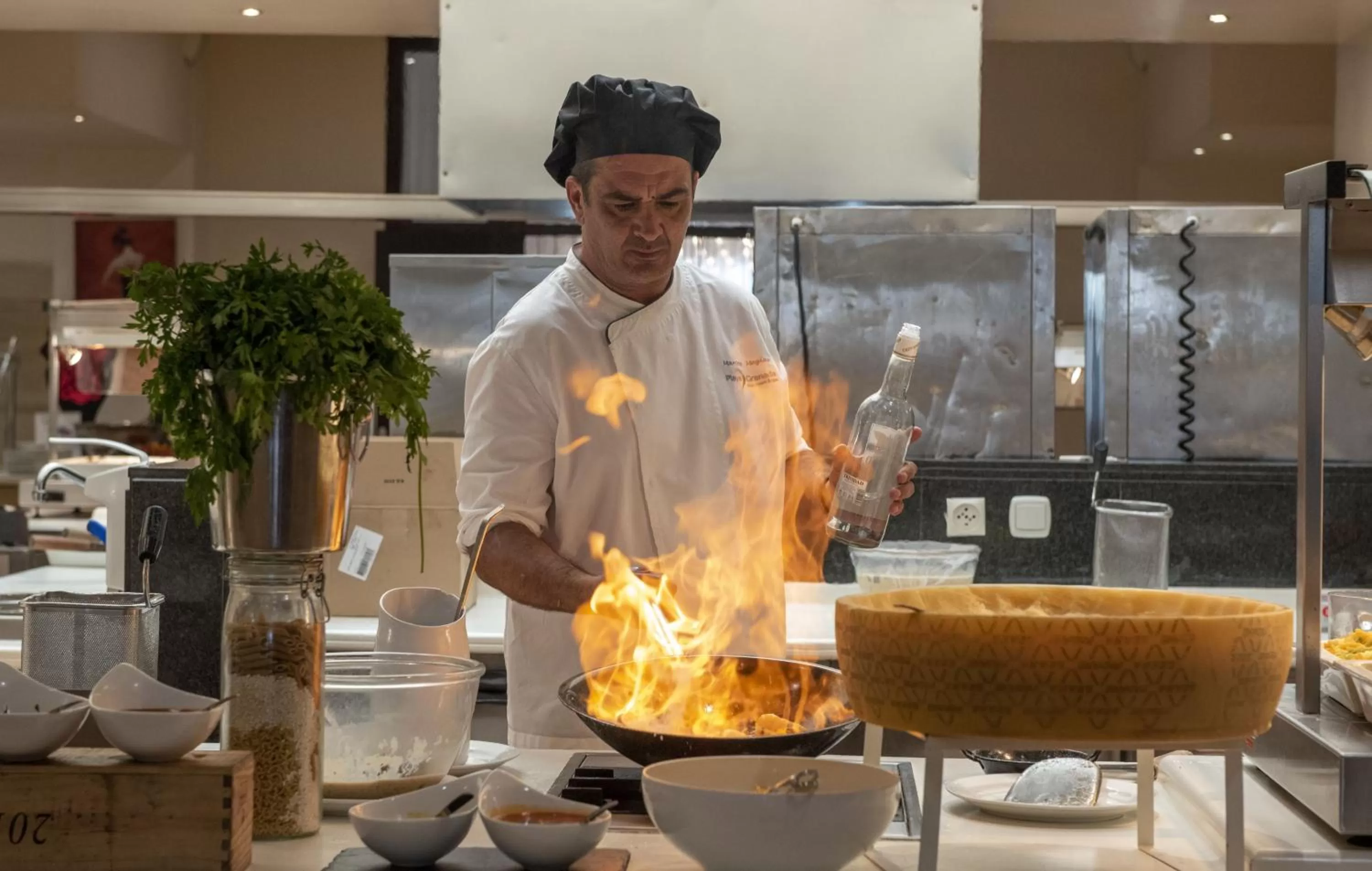 Restaurant/places to eat in Impressive Playa Granada Golf