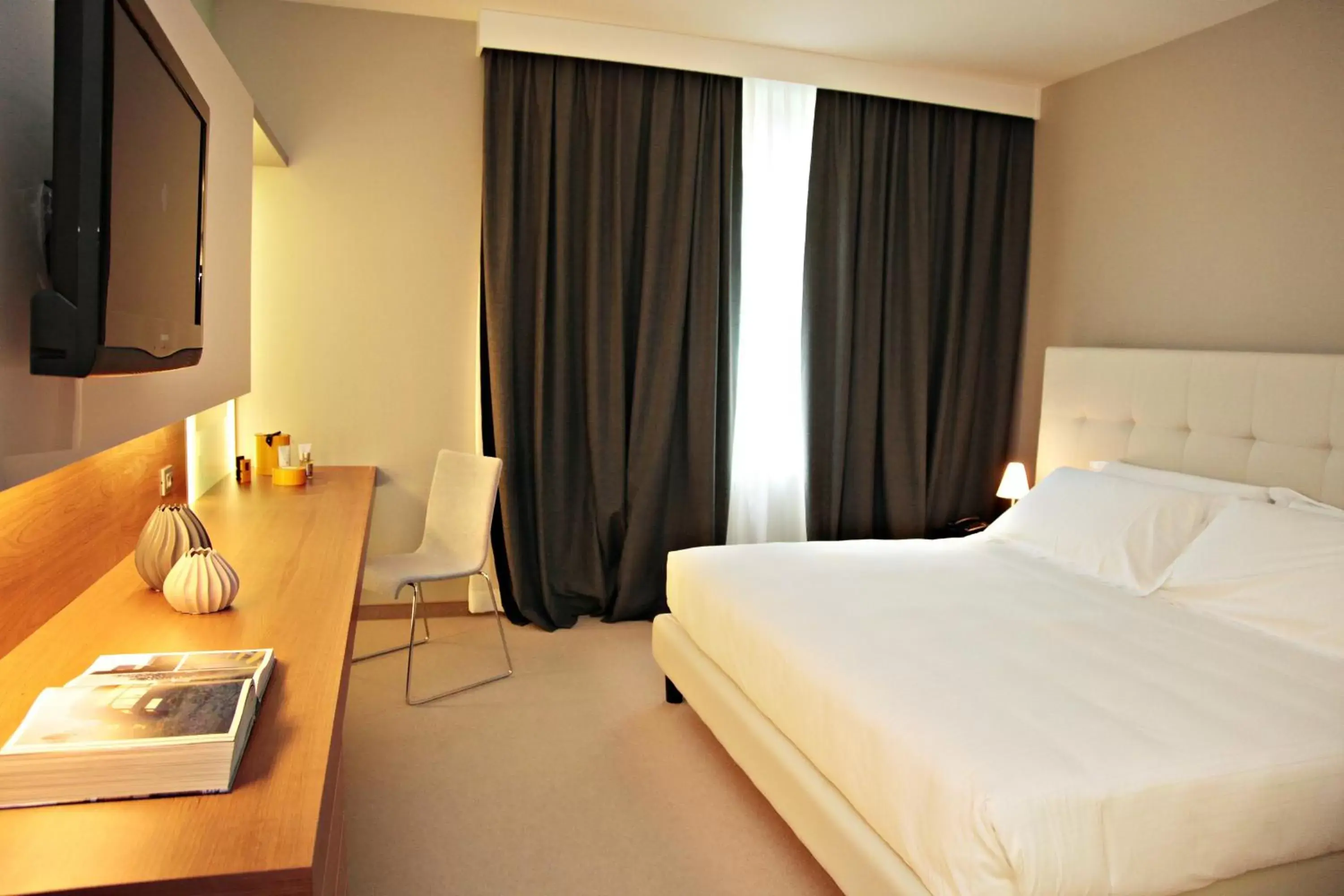 Suite with Terrace - single occupancy in Cosmopolitan Hotel Suite with Terrace - single occupancy in Cosmopolitan Hotel