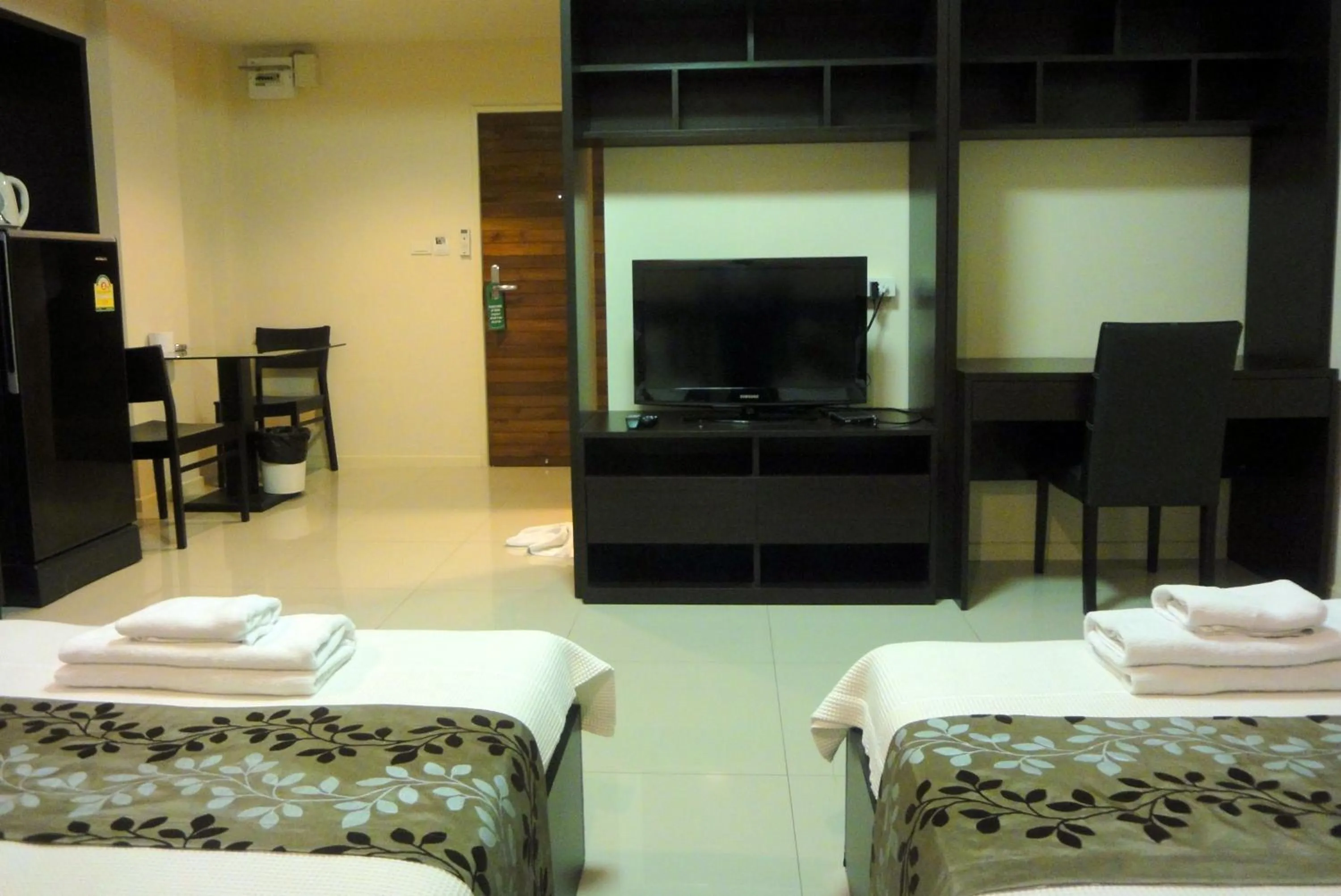 Photo of the whole room, Bed in Royal Place Banchang
