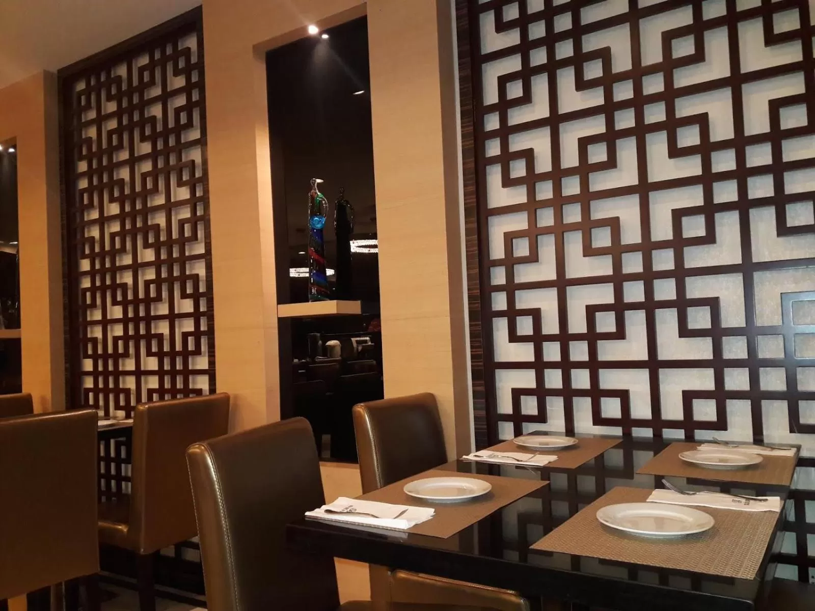 Restaurant/places to eat in Swiss-Belhotel Blulane