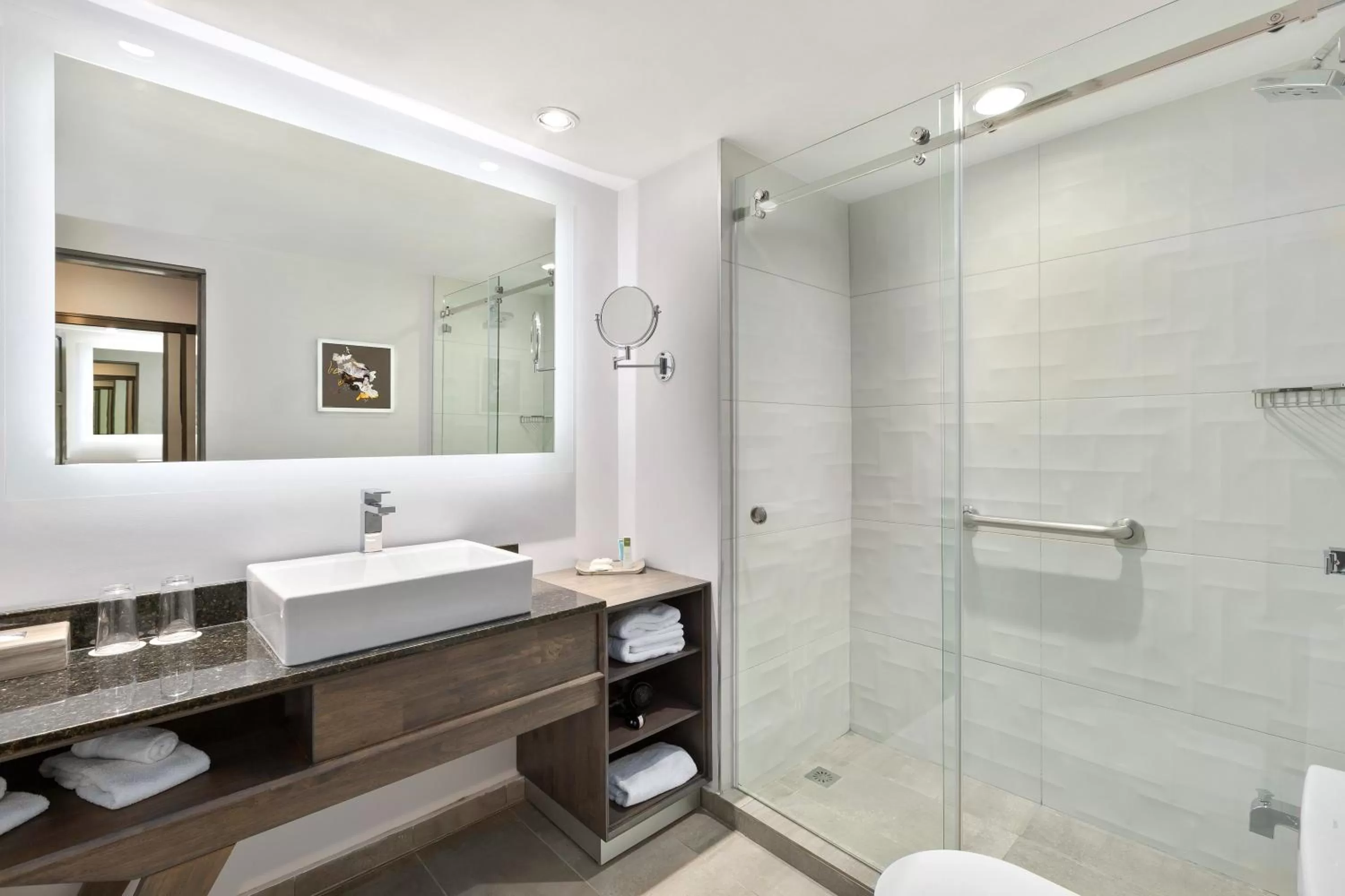 Bathroom in Crowne Plaza San Jose La Sabana by IHG