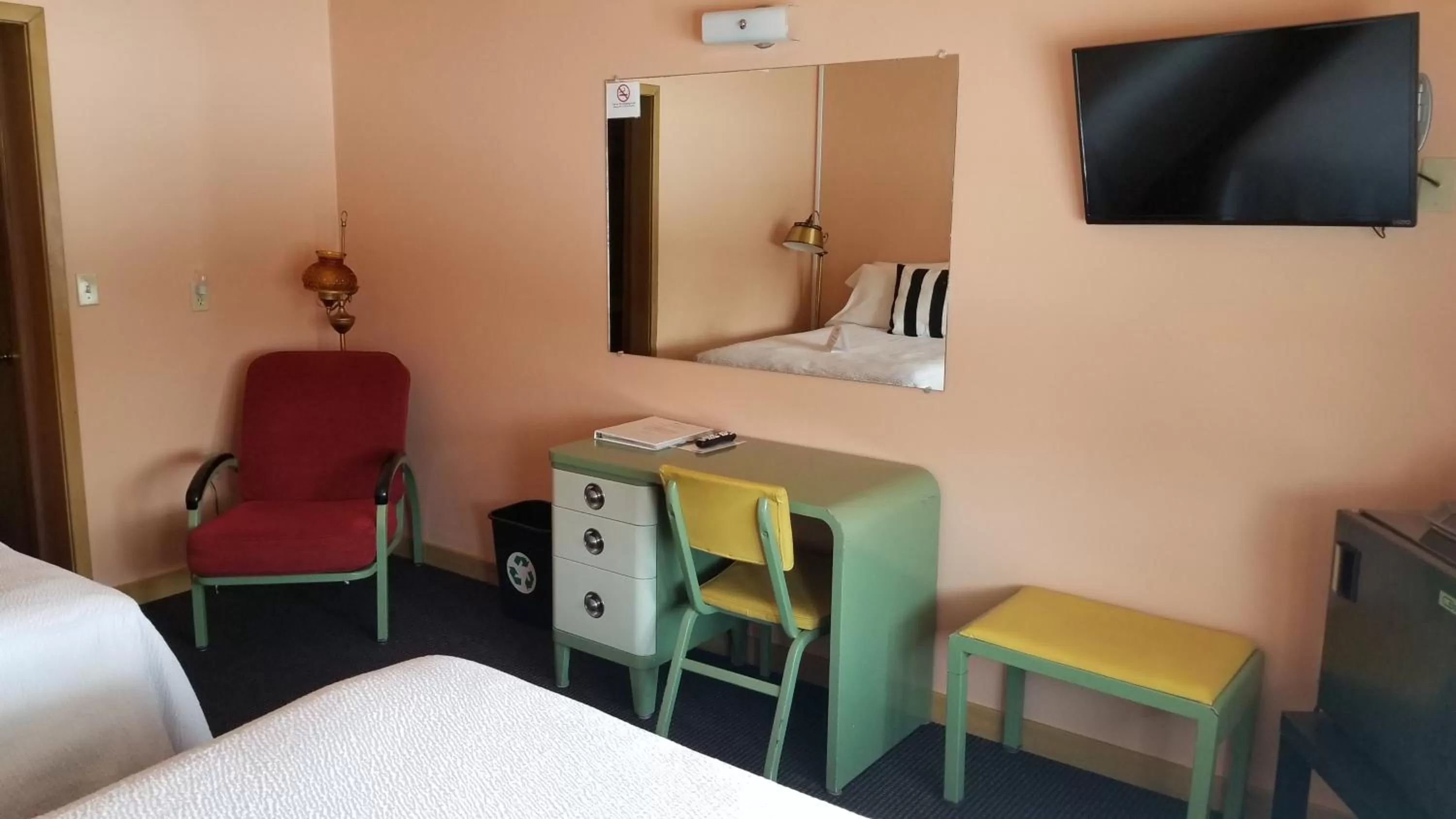 Bed in Holiday Music Motel