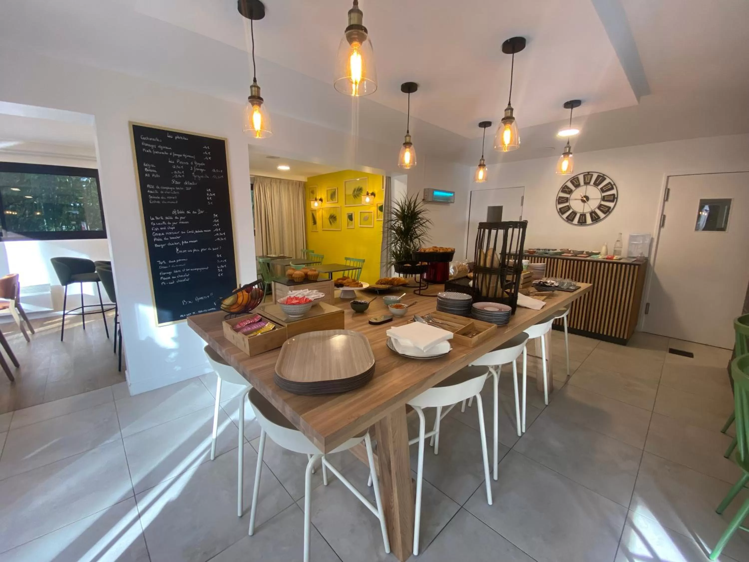 Breakfast in Campanile Nantes ~ Rezé Aéroport