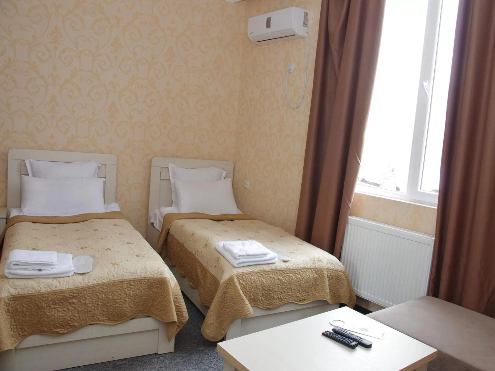 Bed in Hotel Shalimar