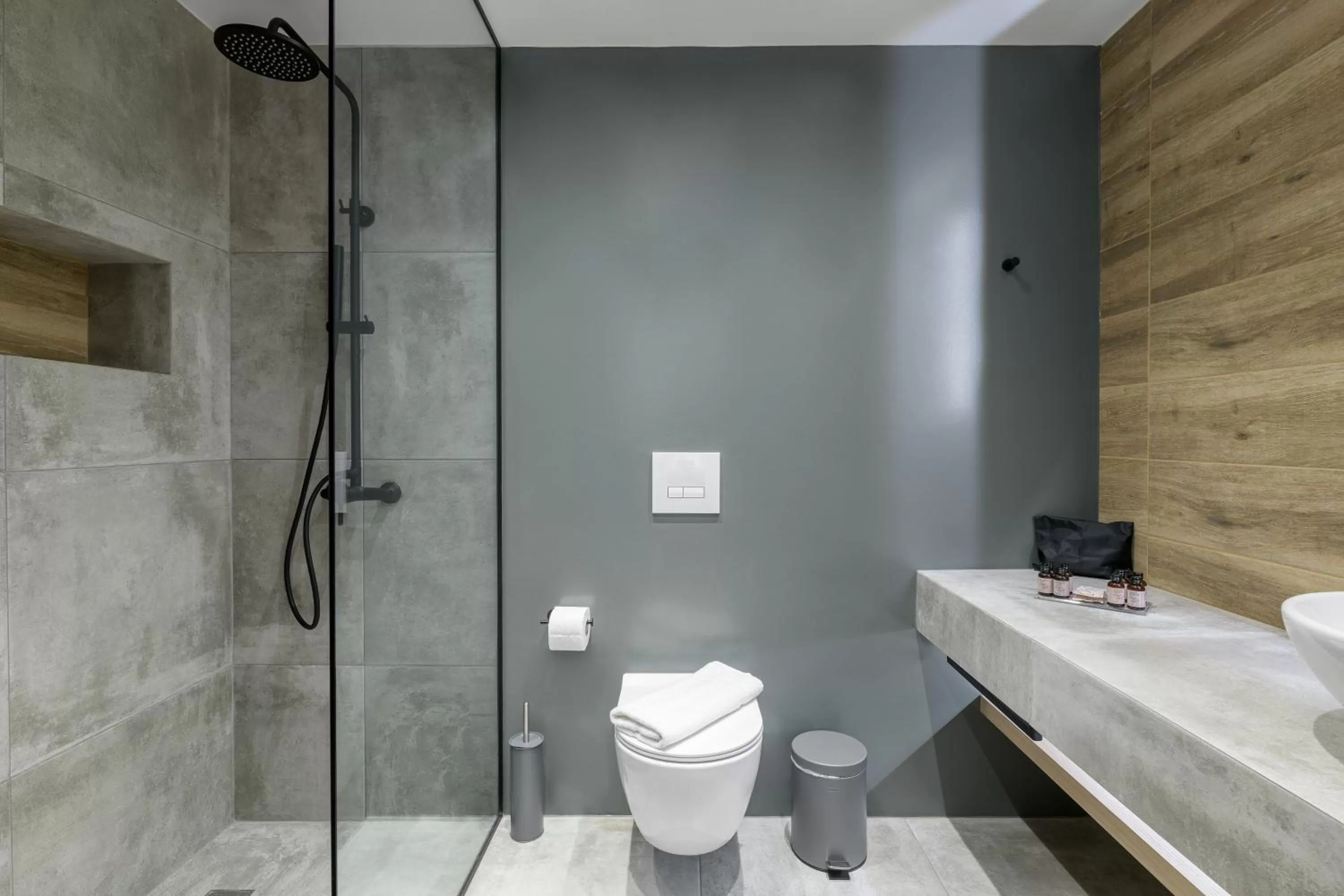 Acropolis Magenta Luxury Suites