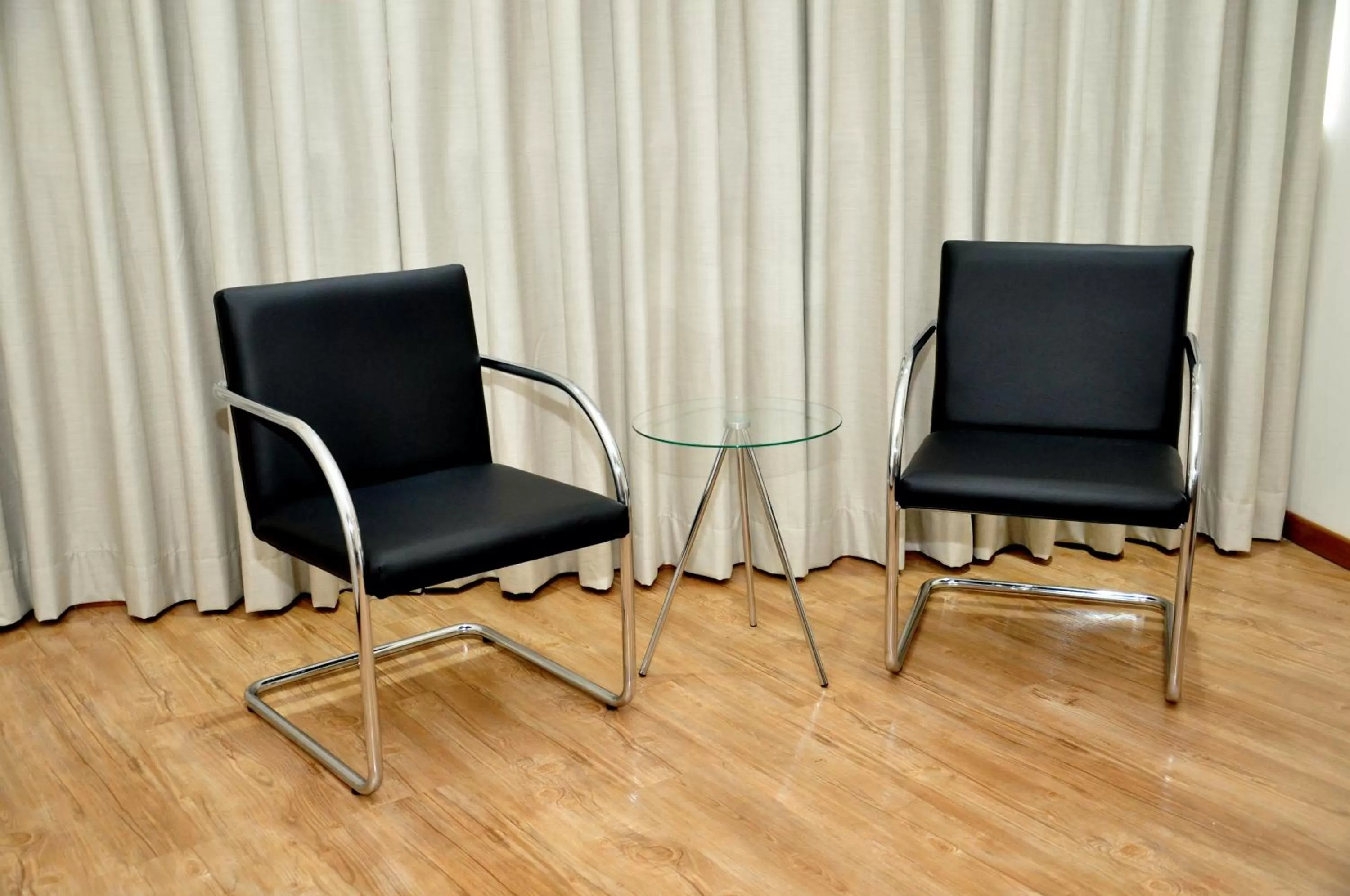 Seating area in Hotel Mohave