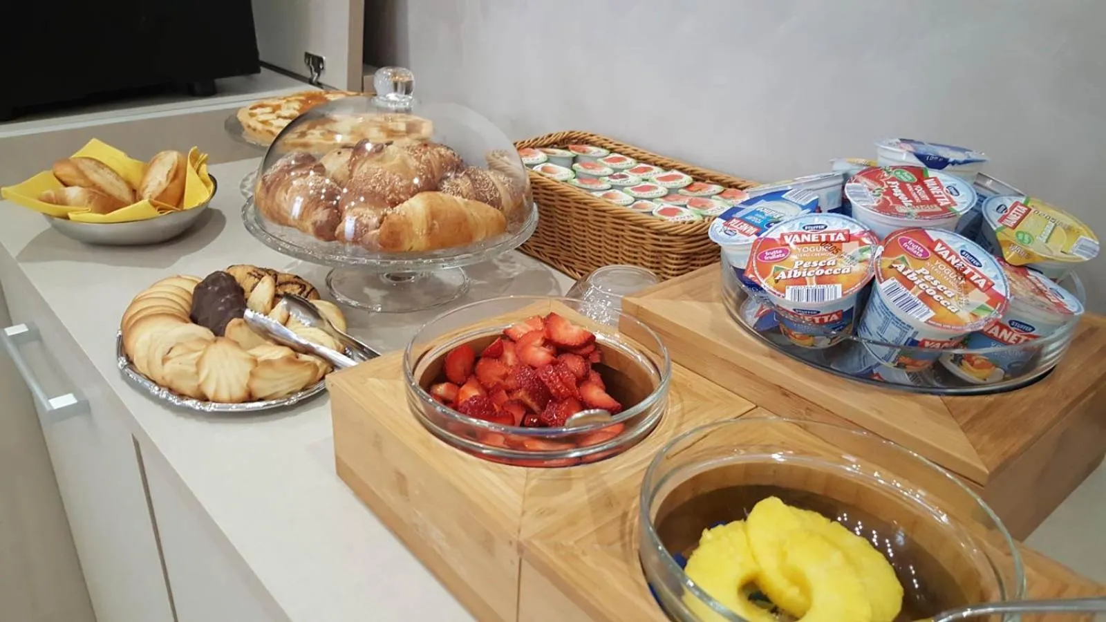 Continental breakfast in Hotel Il Loggiato Dei Serviti
